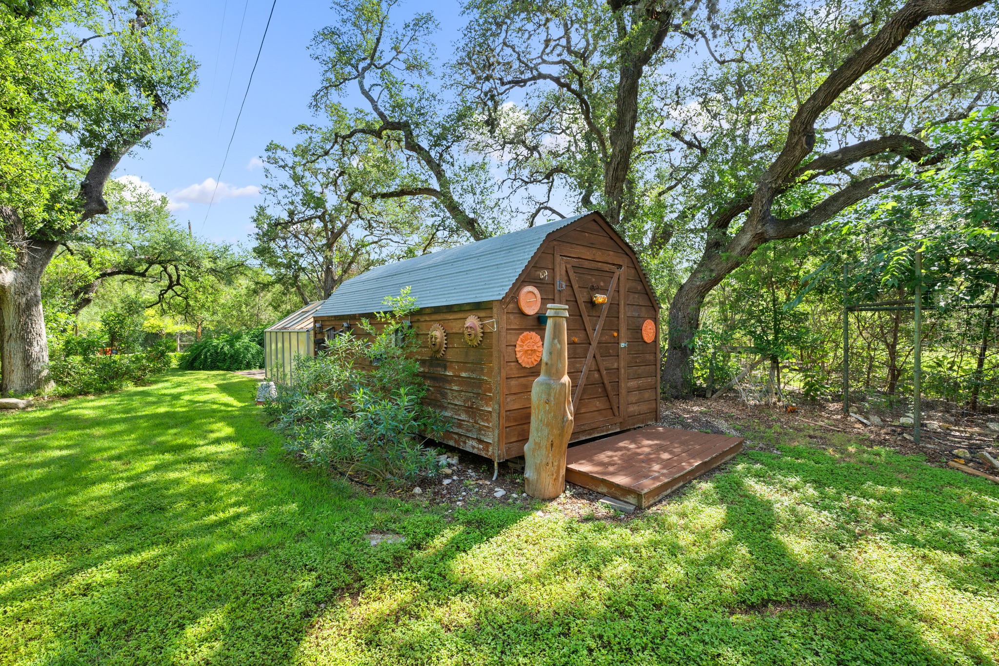 main property photo 32