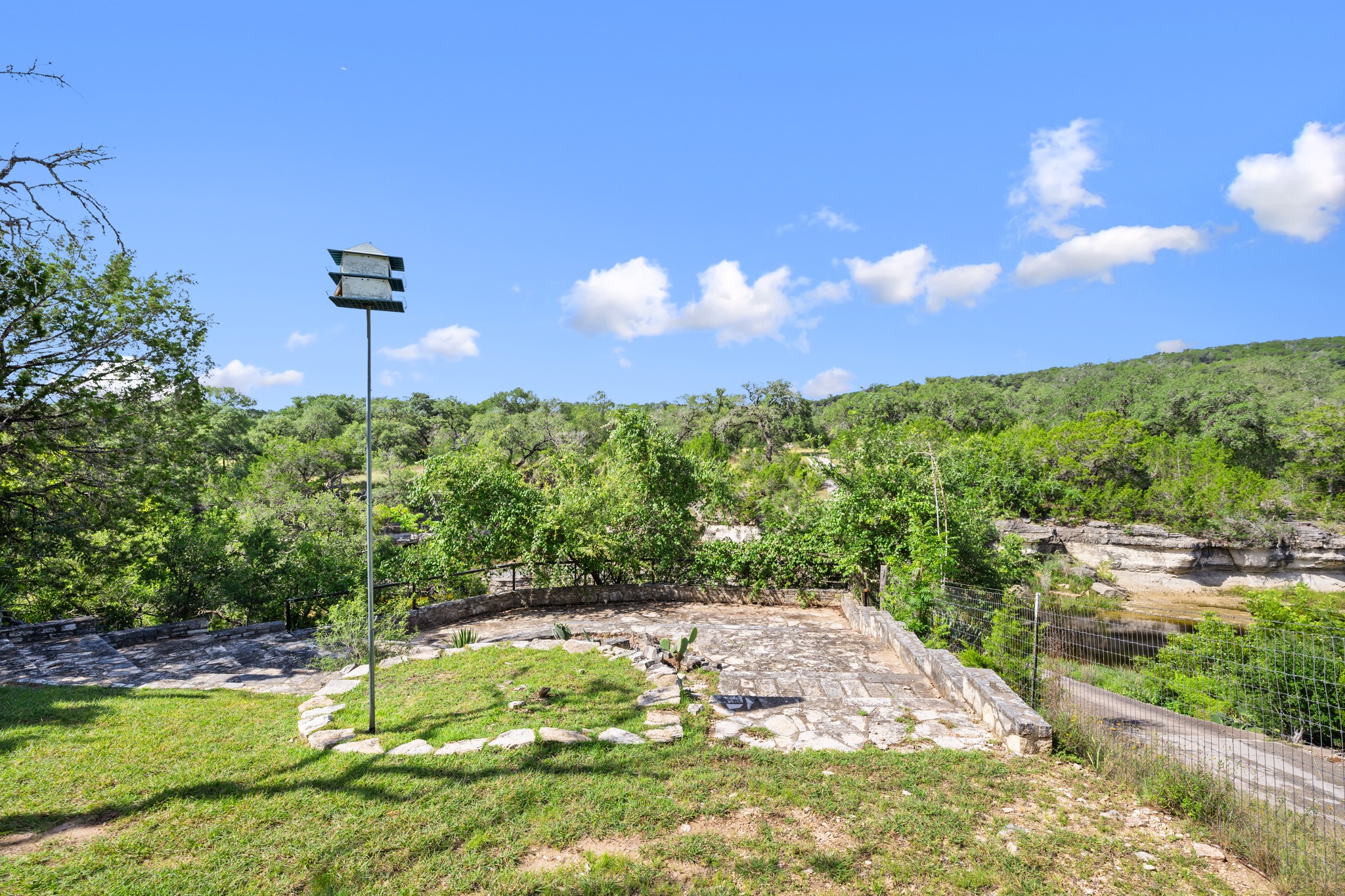 main property photo 34