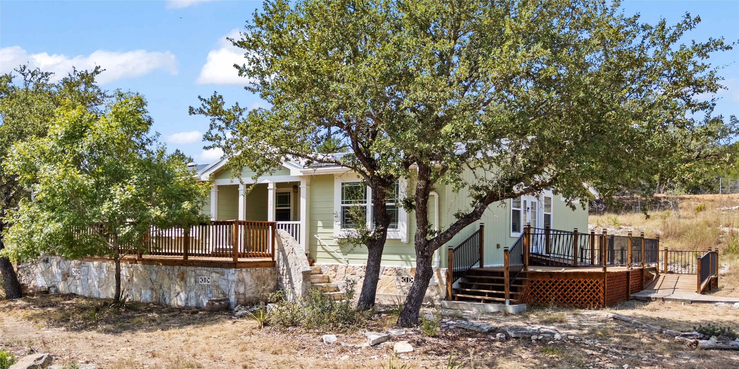 main property photo 0
