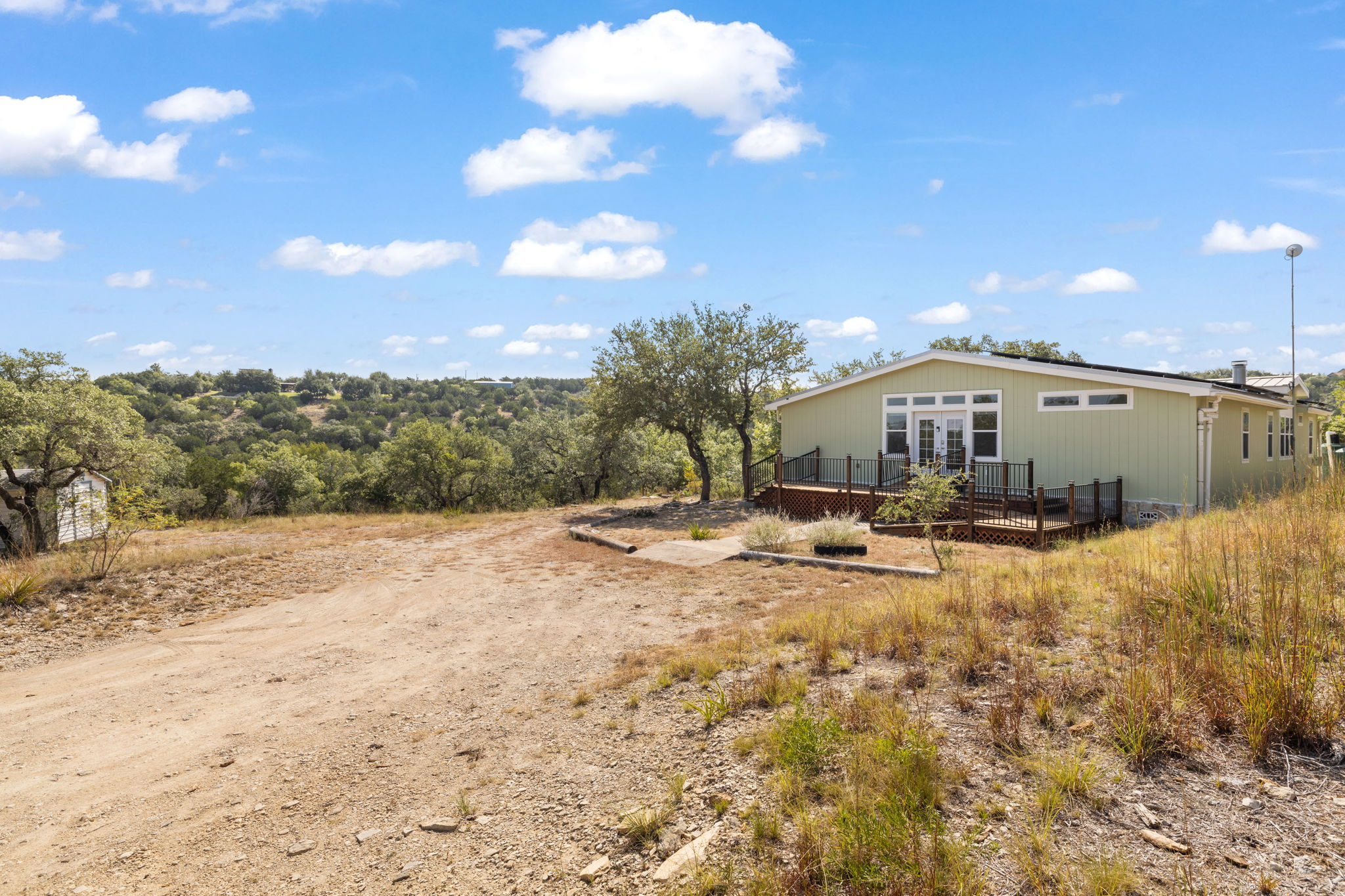 main property photo 37