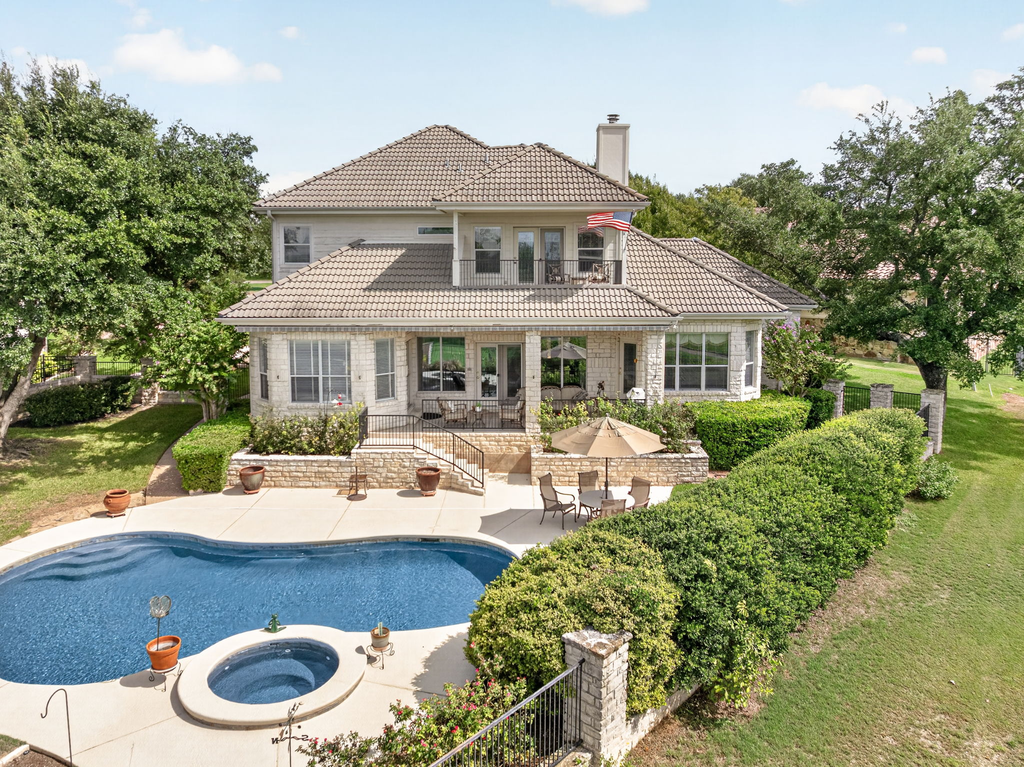 main property photo 14
