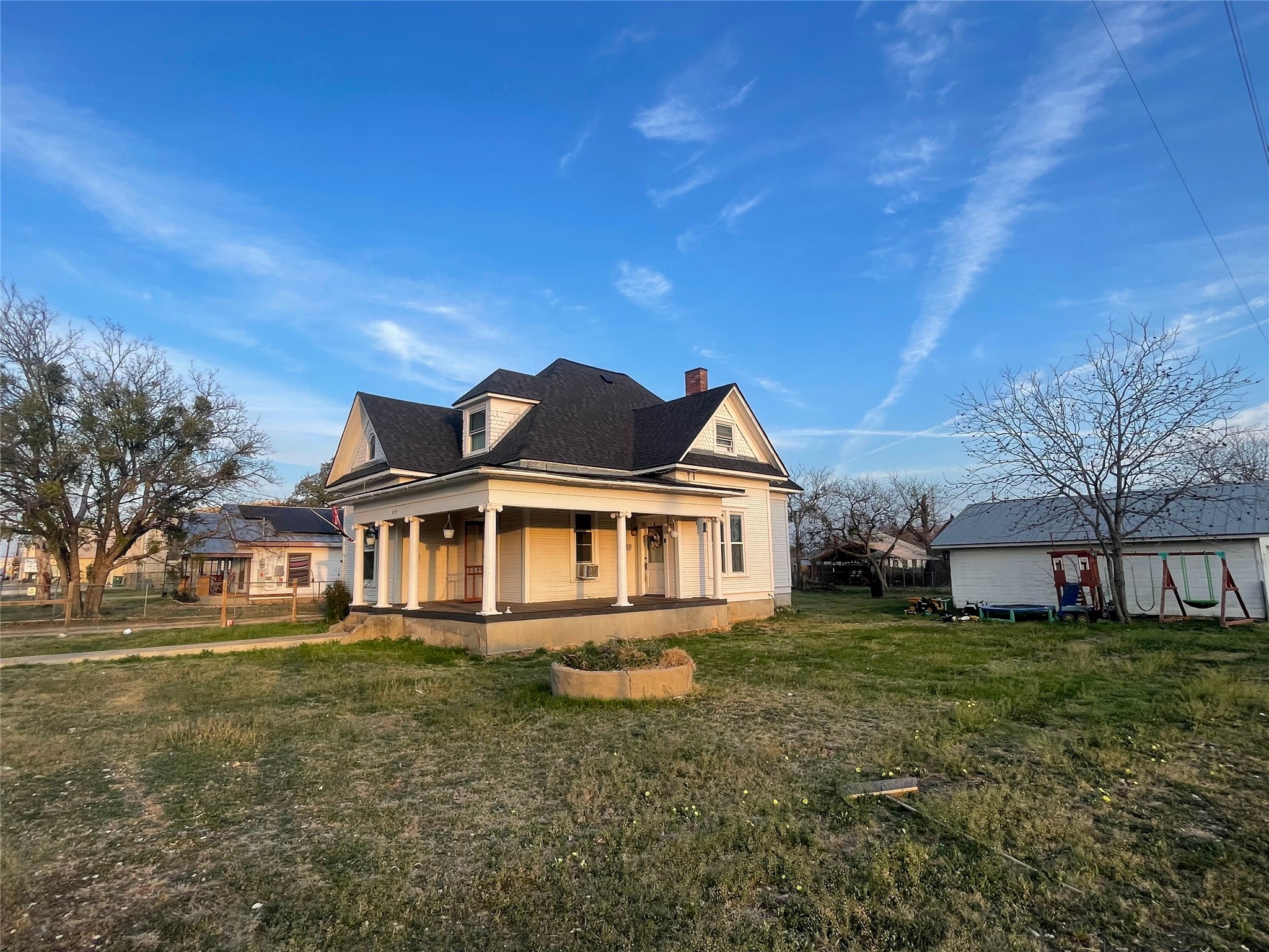 main property photo 3
