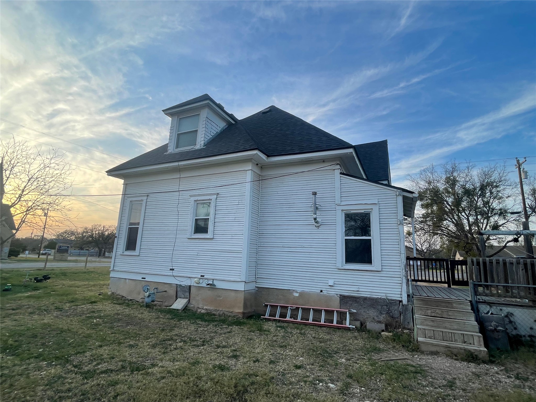 main property photo 36