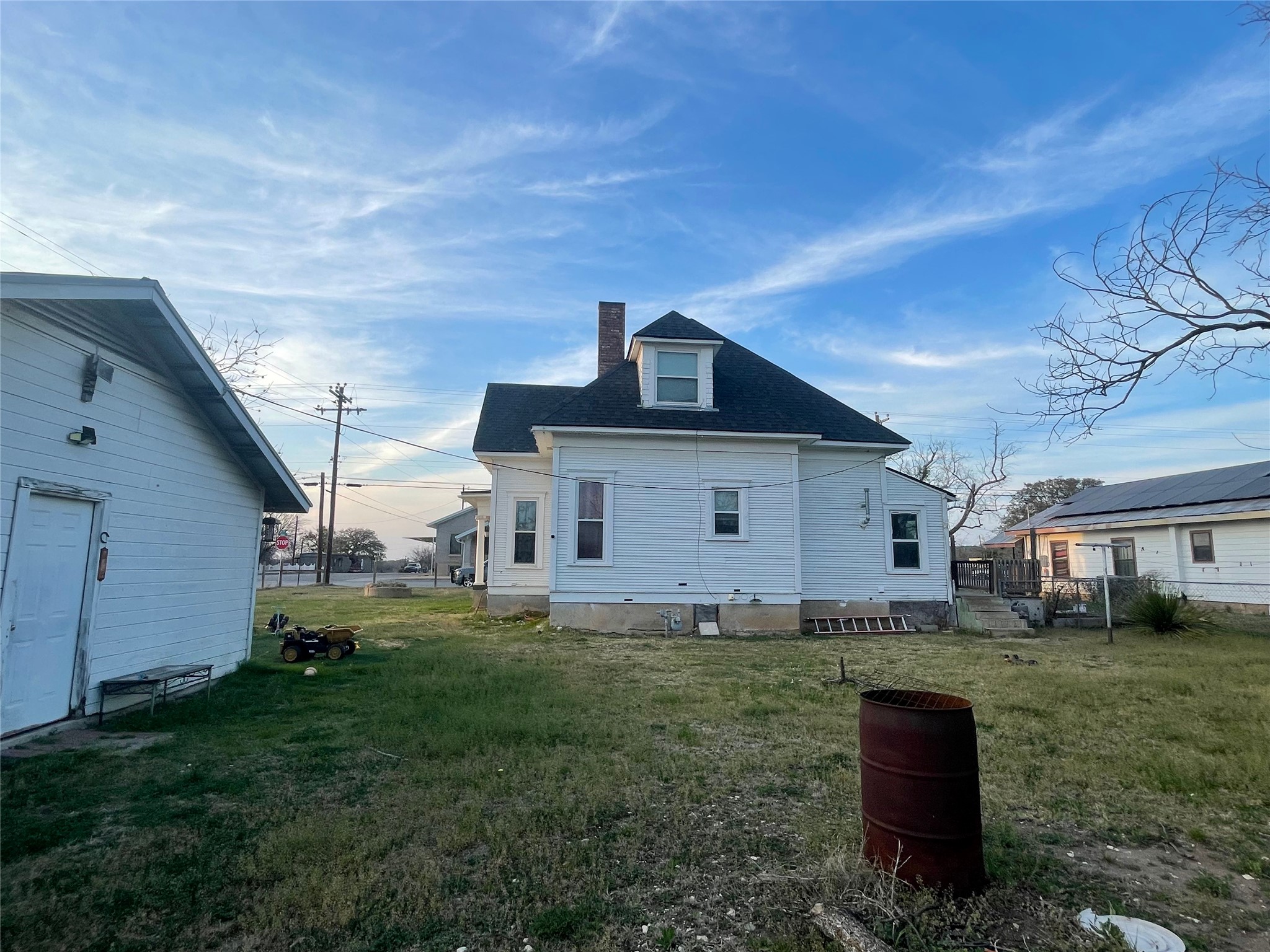 main property photo 37