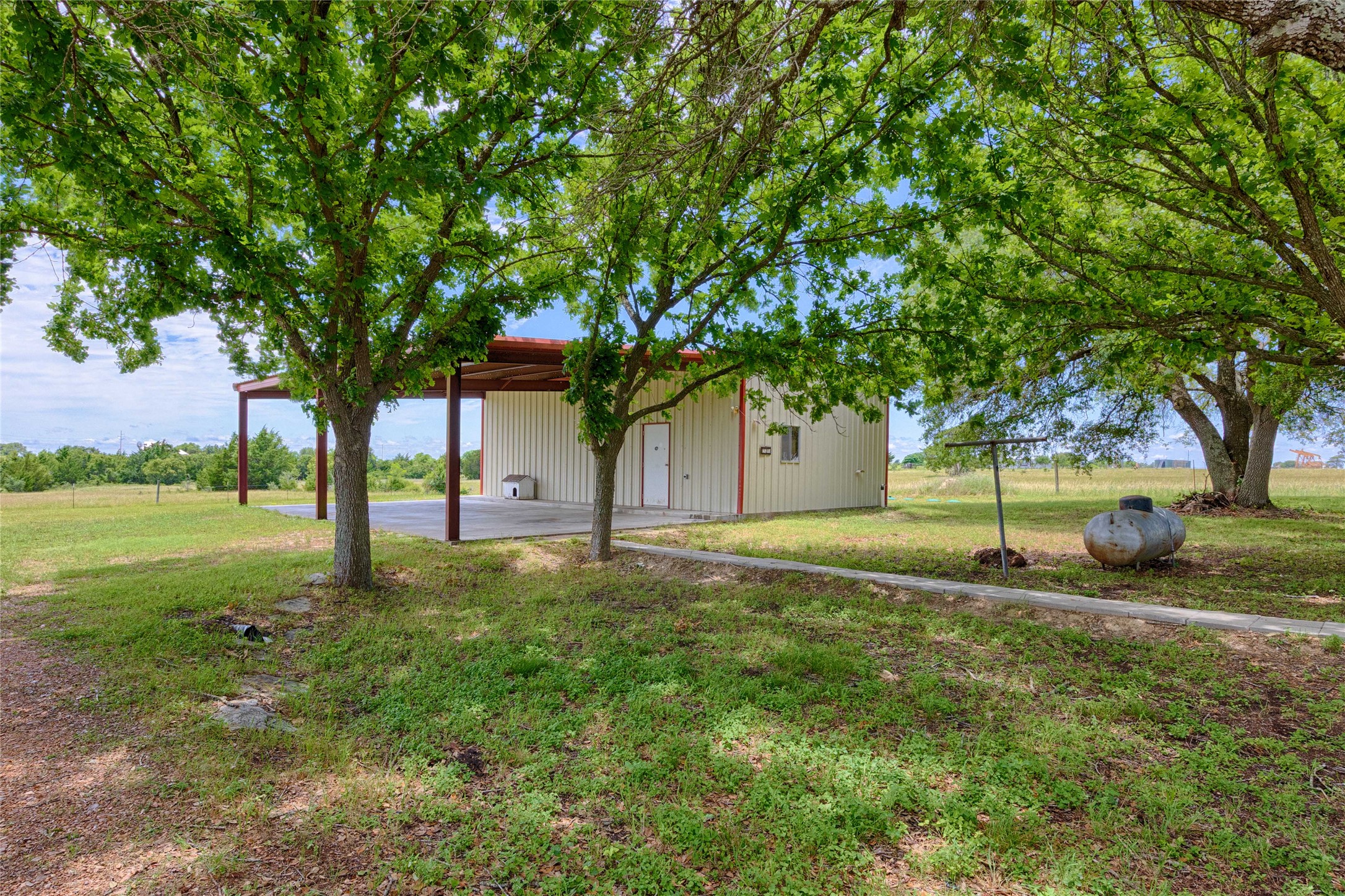 main property photo 24