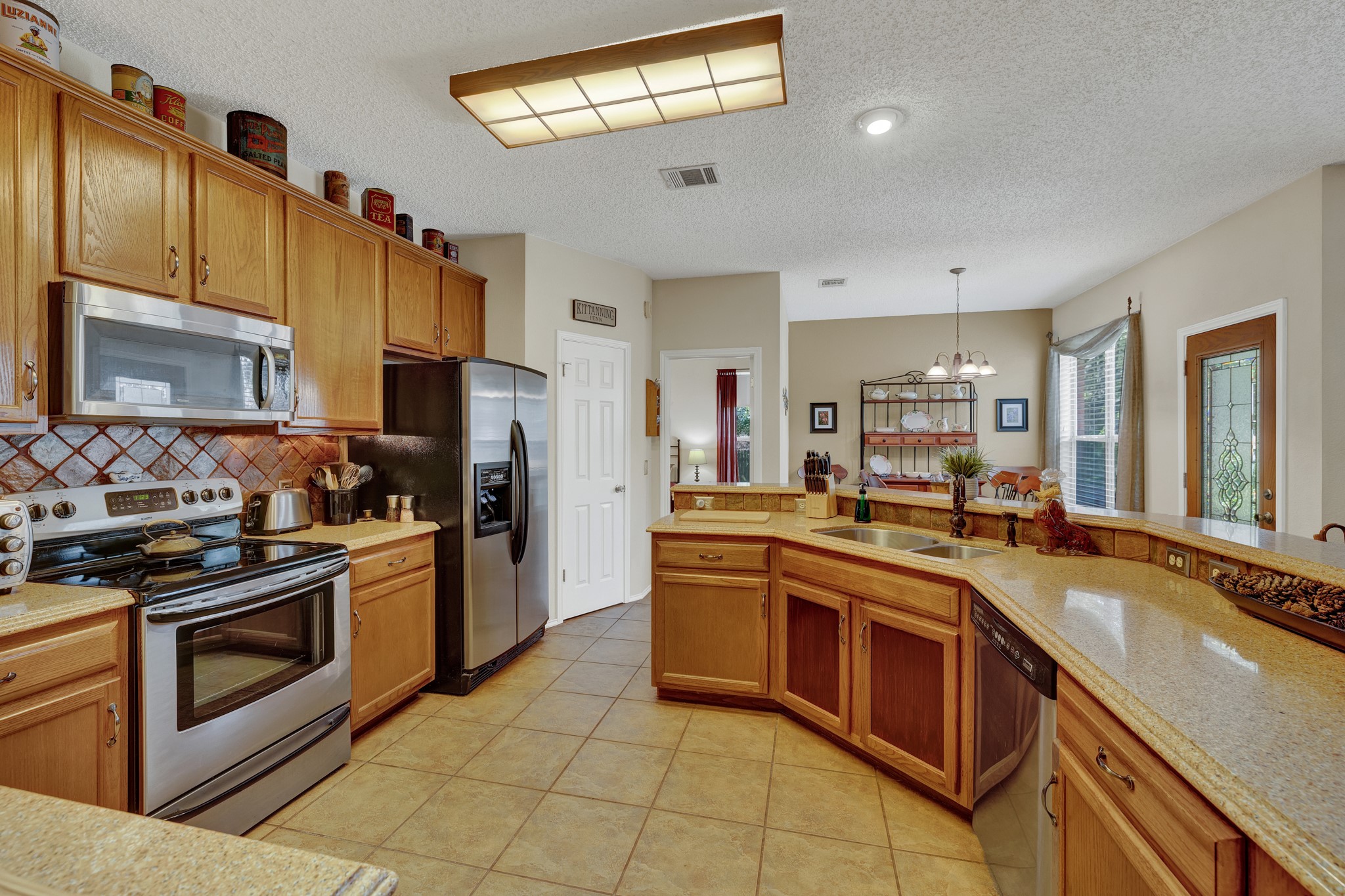 main property photo 13
