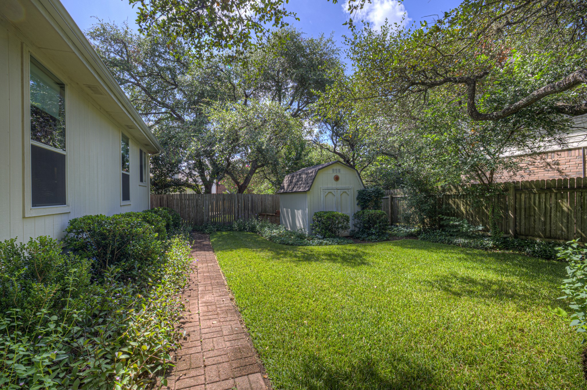 main property photo 31