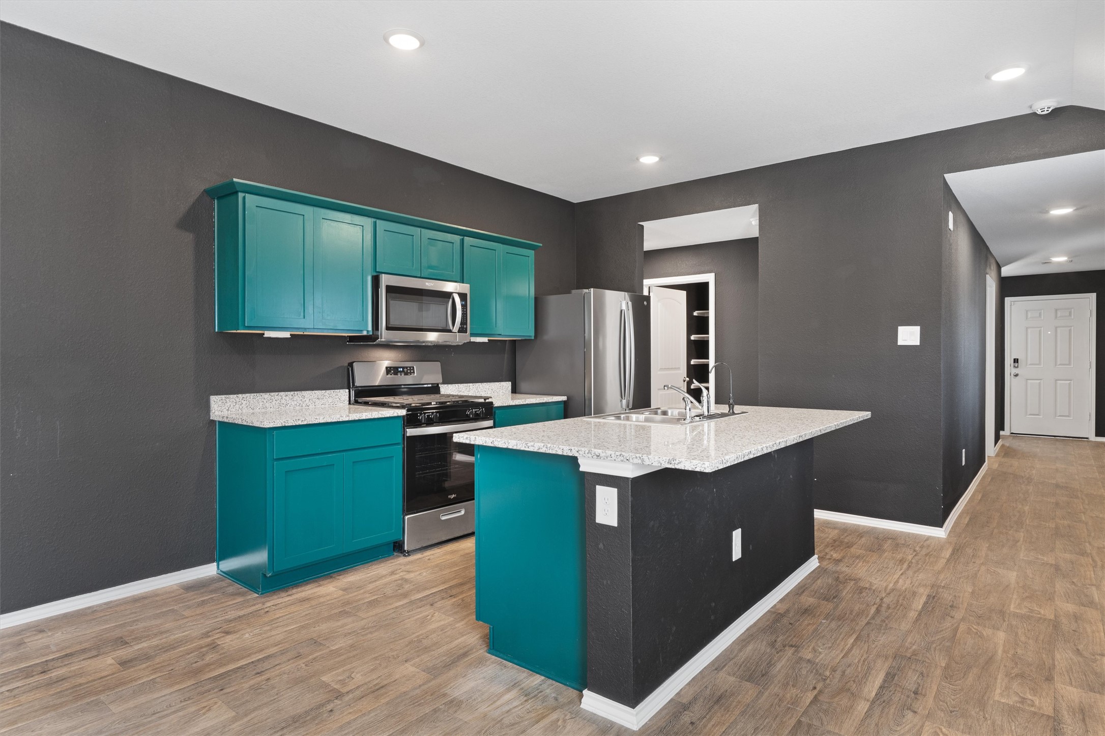 main property photo 8