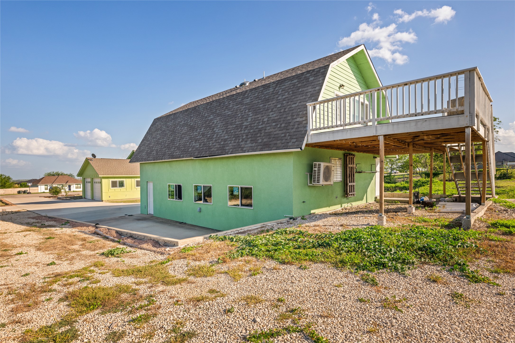 main property photo 32