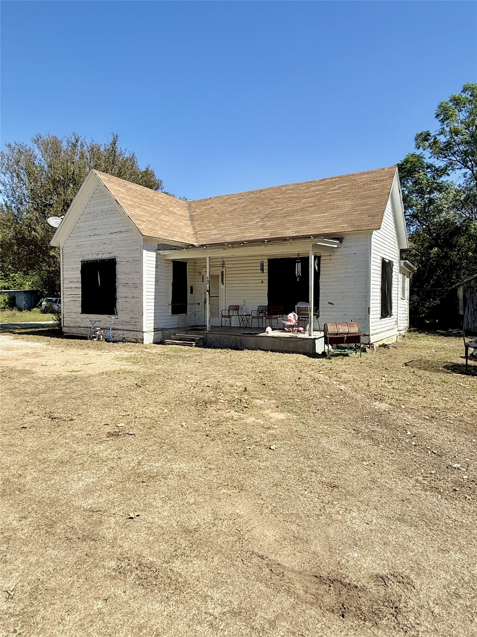 main property photo 13