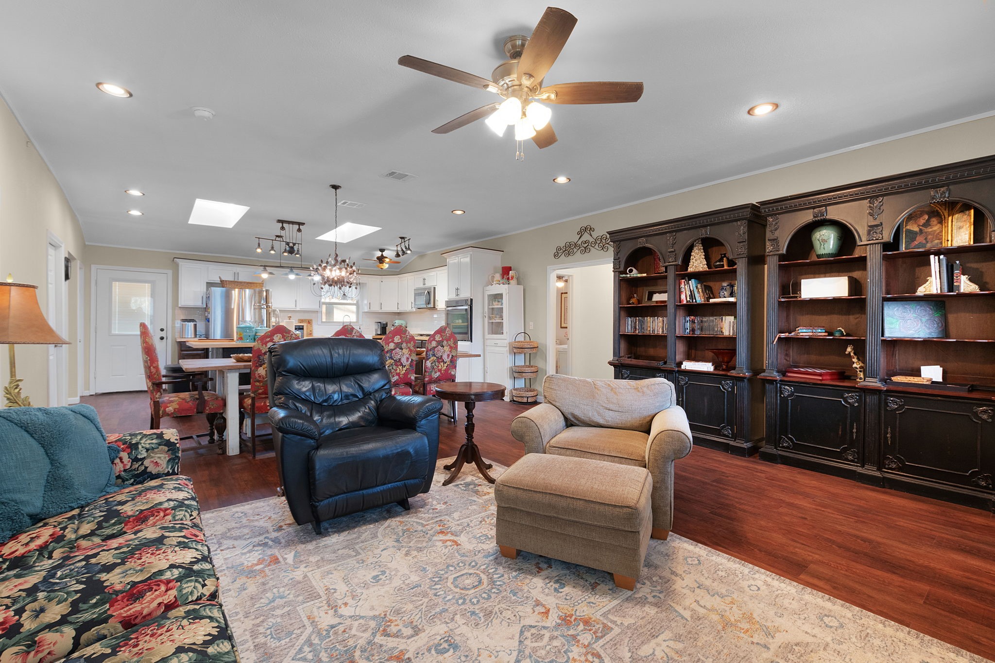 main property photo 6