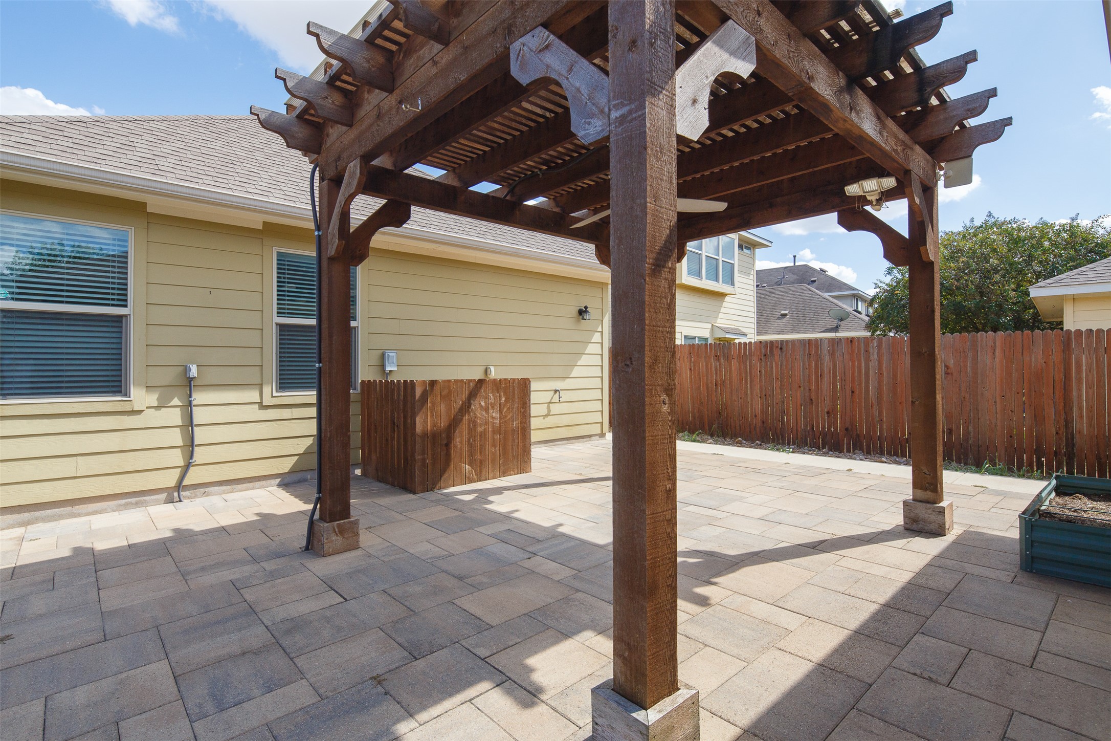 main property photo 22