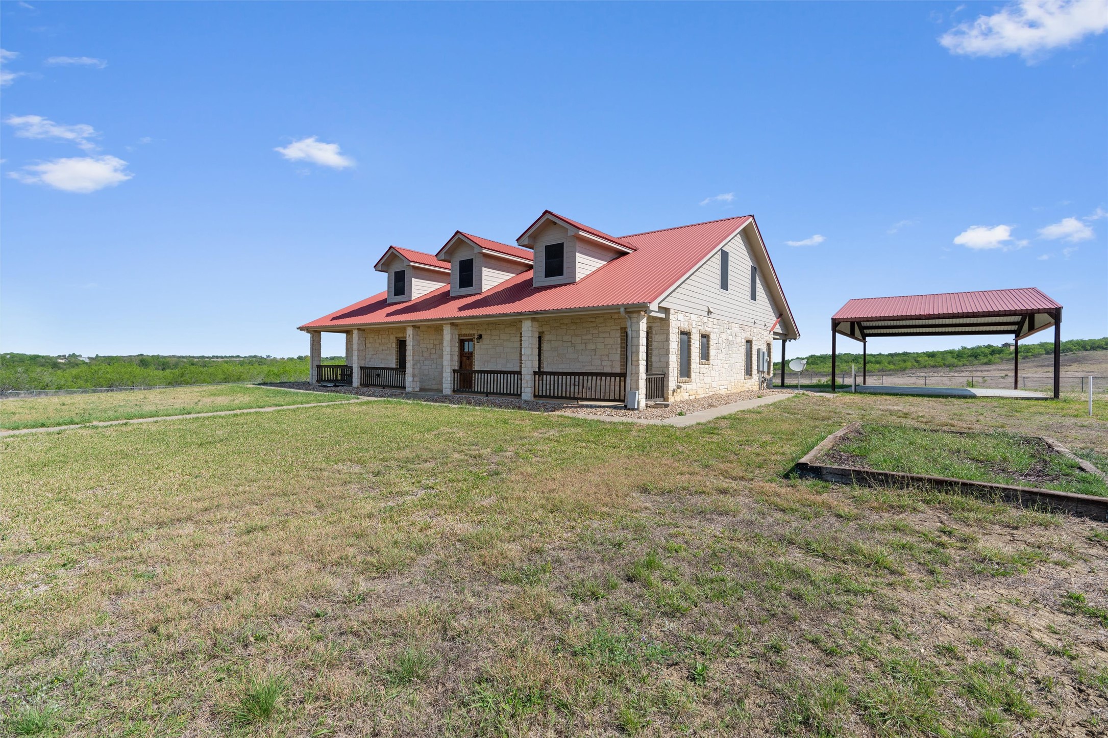 main property photo 5