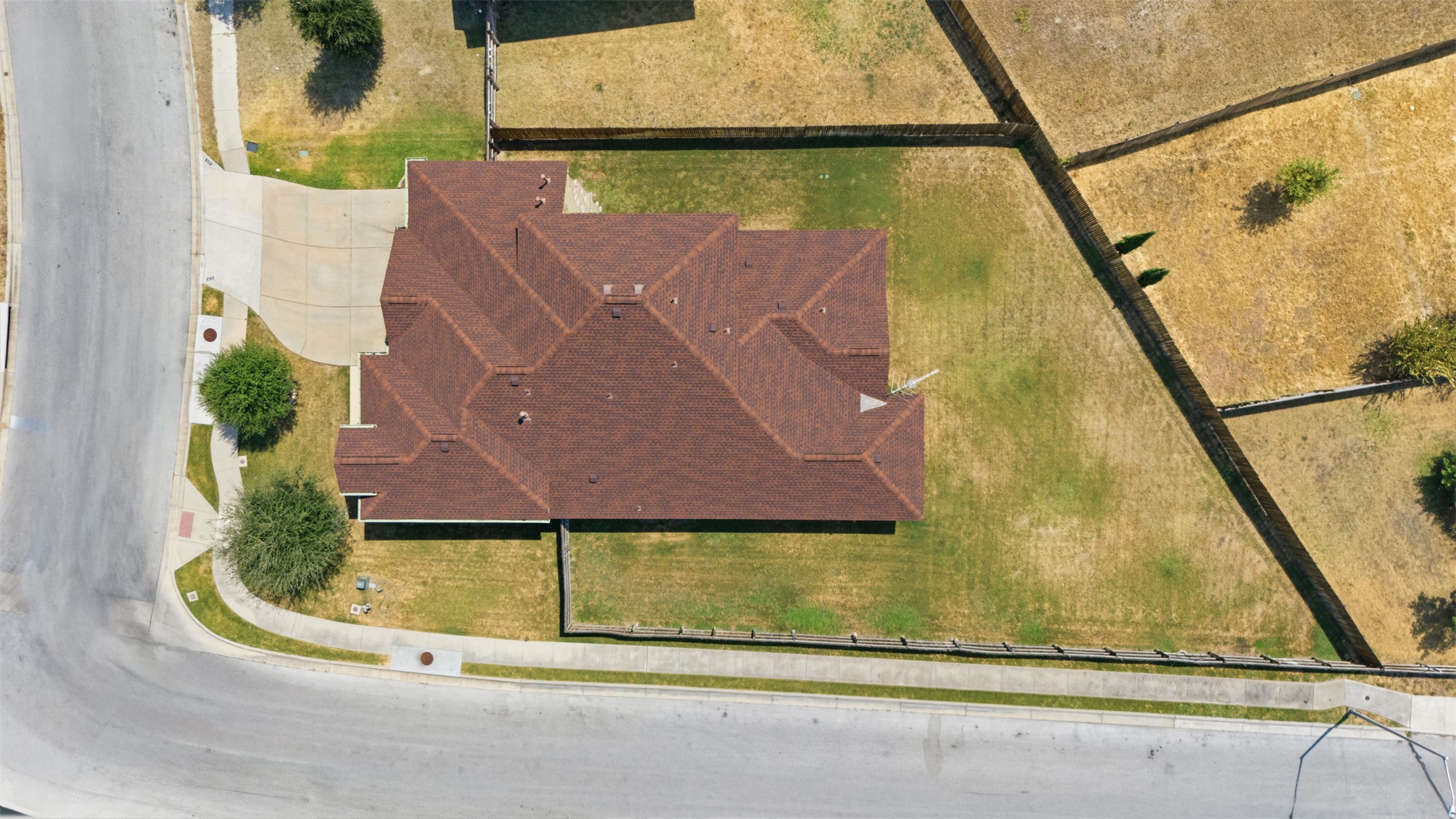 main property photo 31