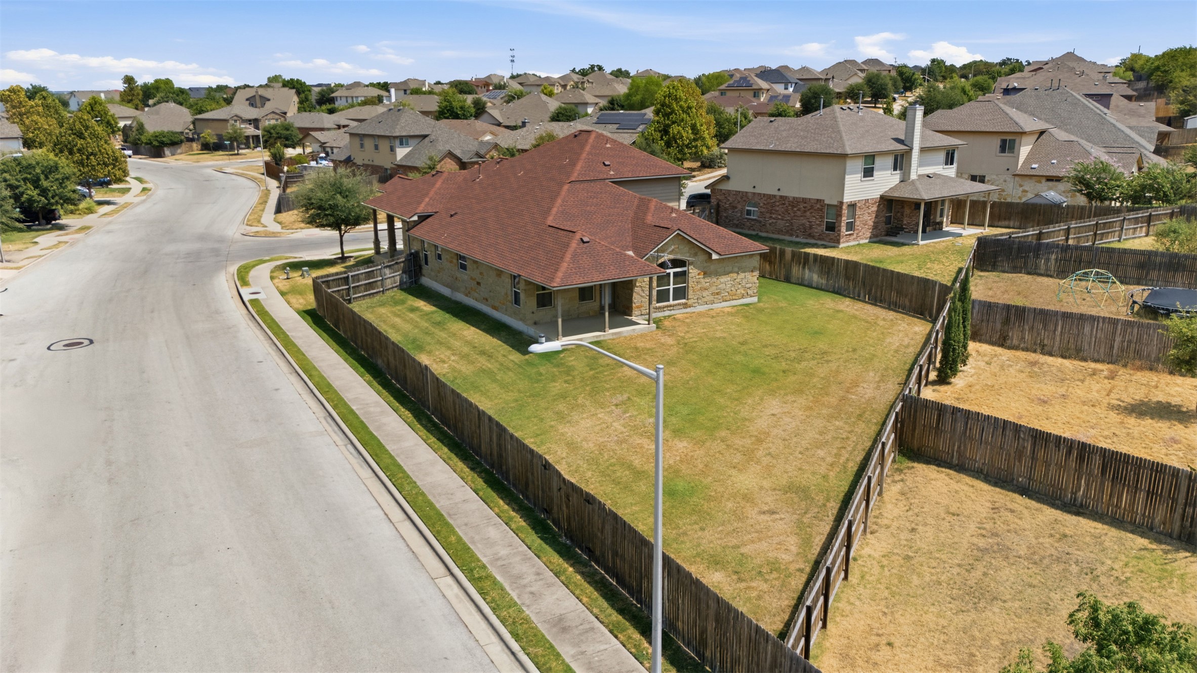 main property photo 32