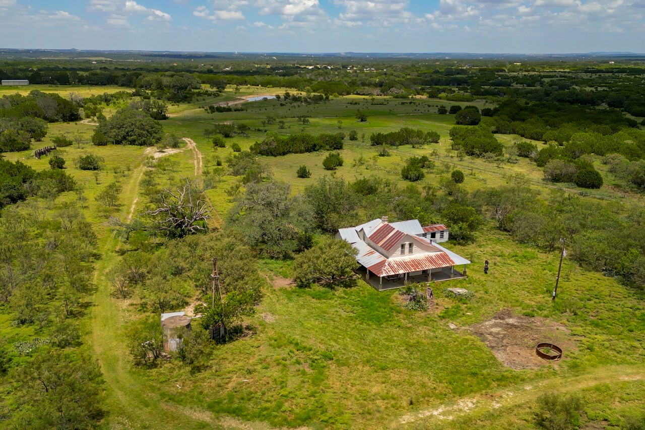 main property photo 10