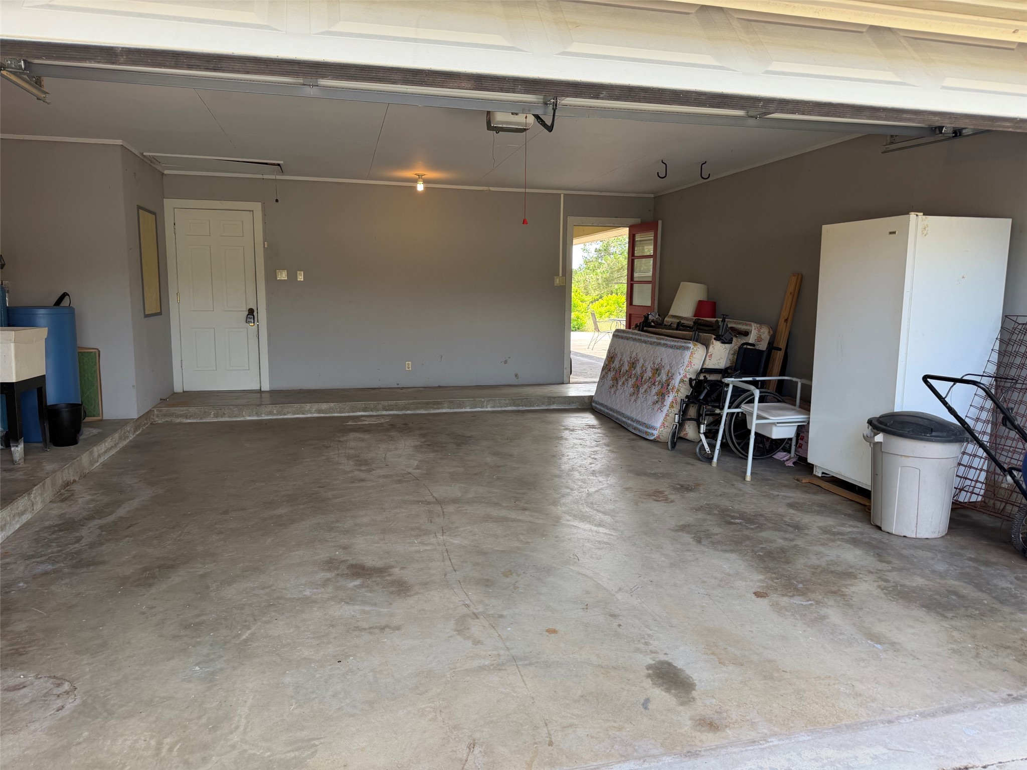 main property photo 37