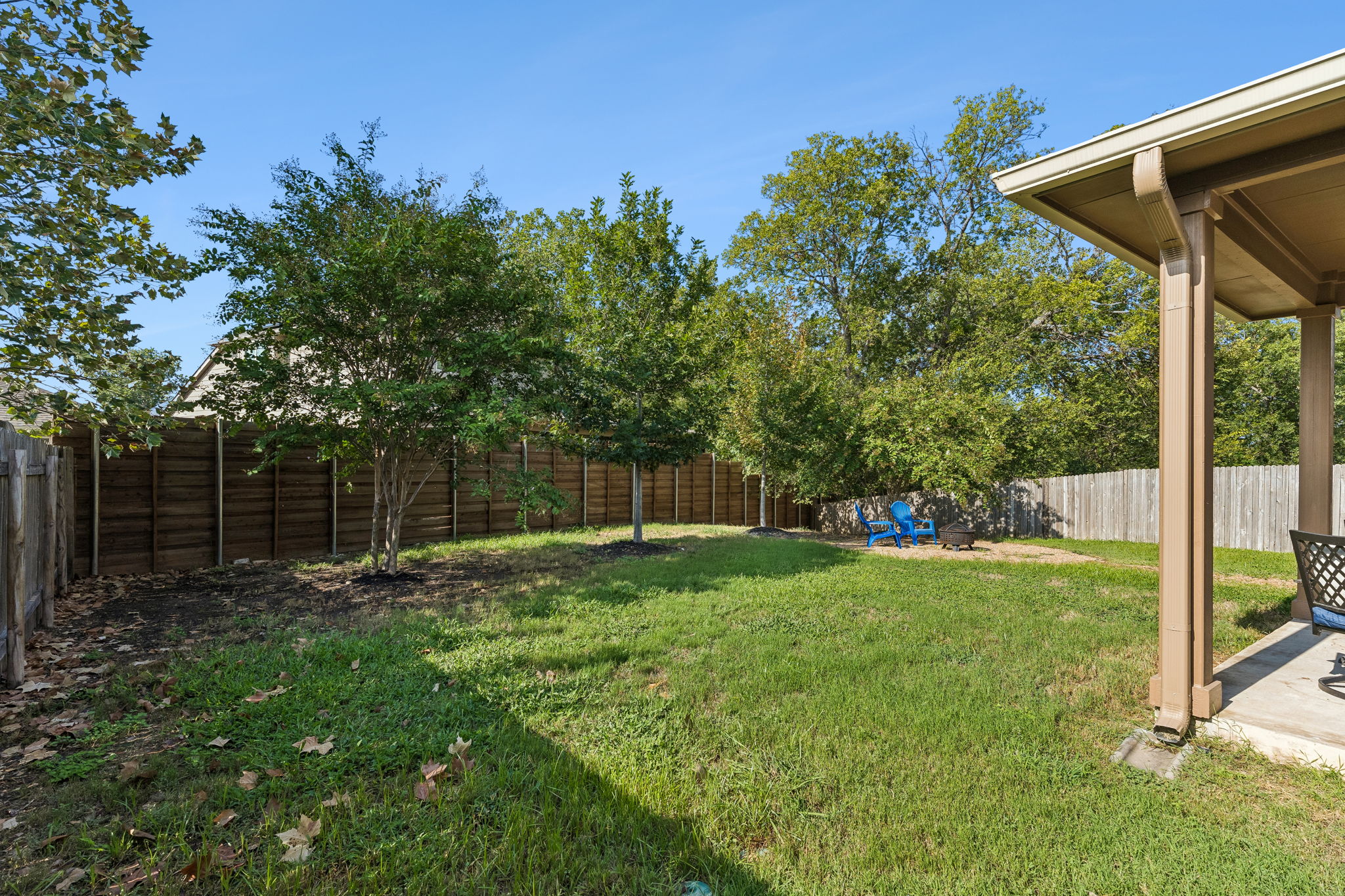 main property photo 30