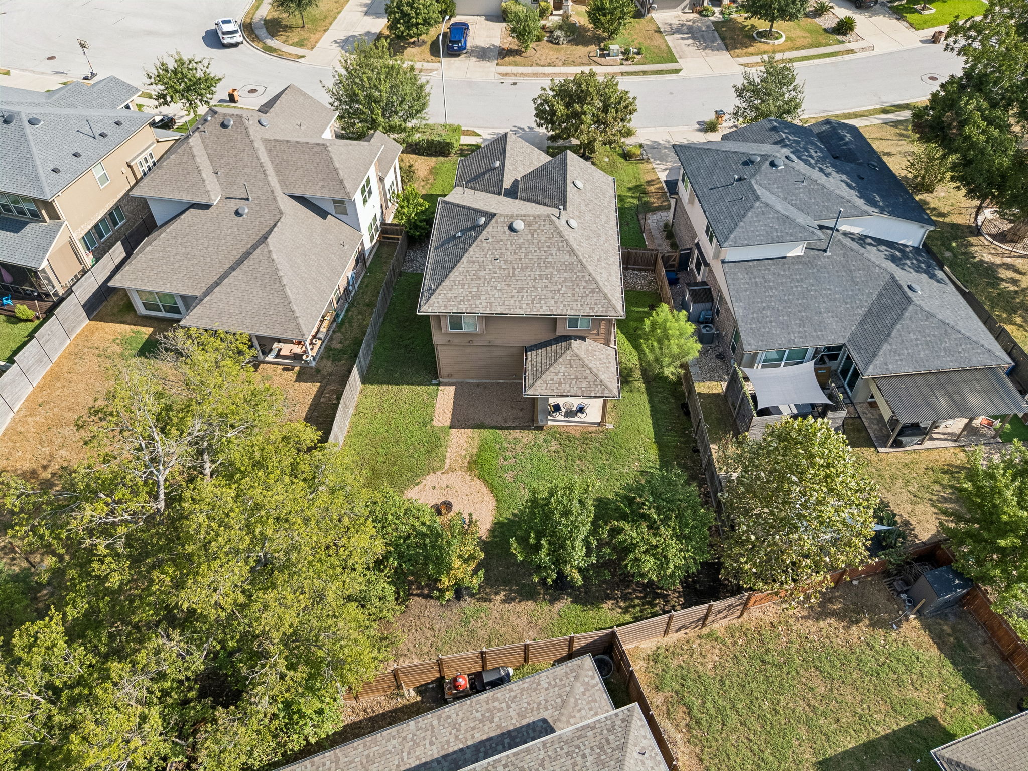main property photo 33