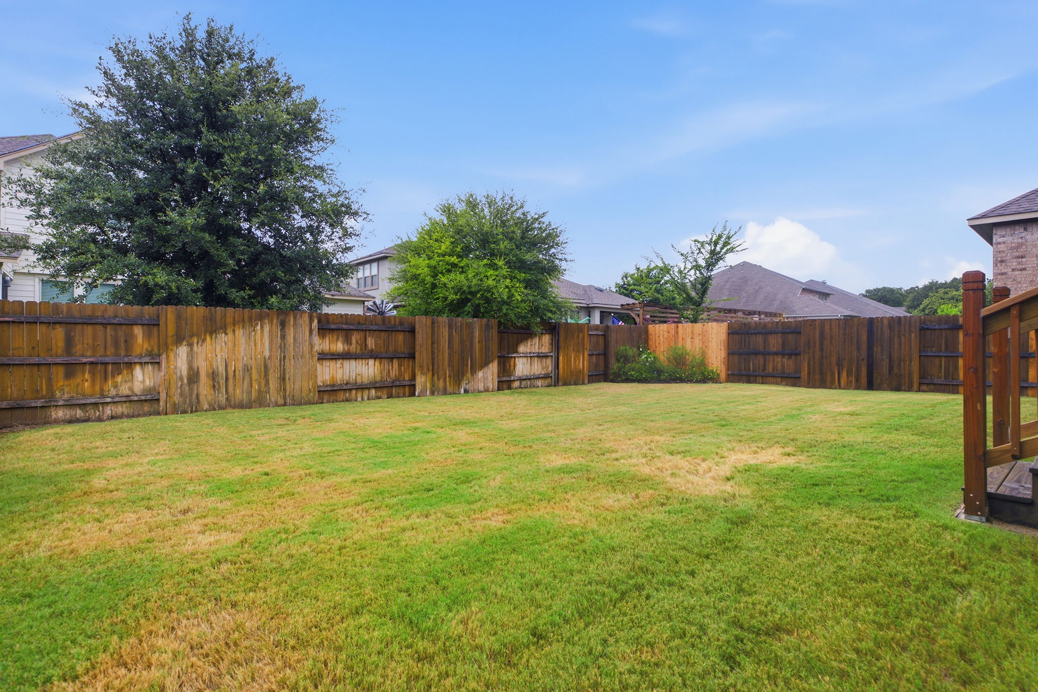 main property photo 28