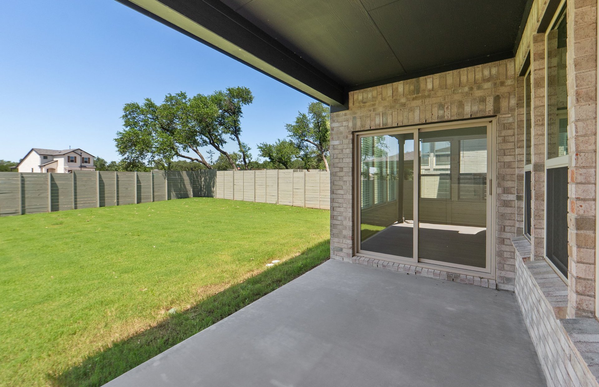 main property photo 28