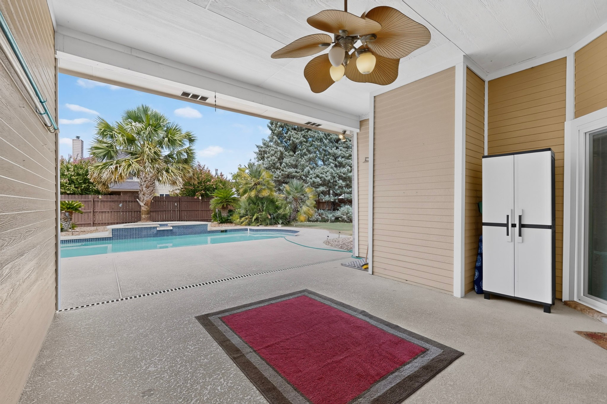 main property photo 31