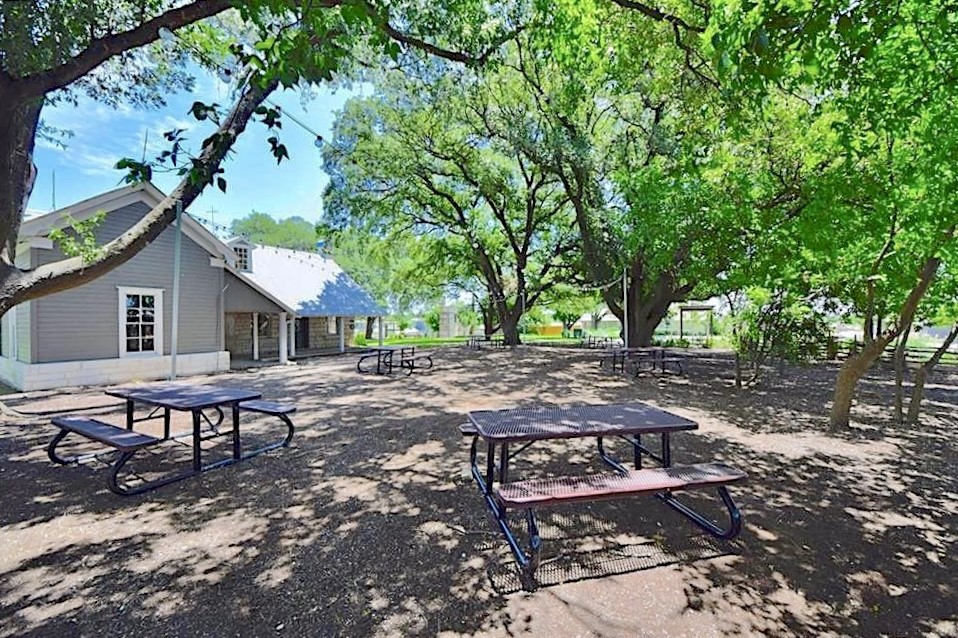 main property photo 30