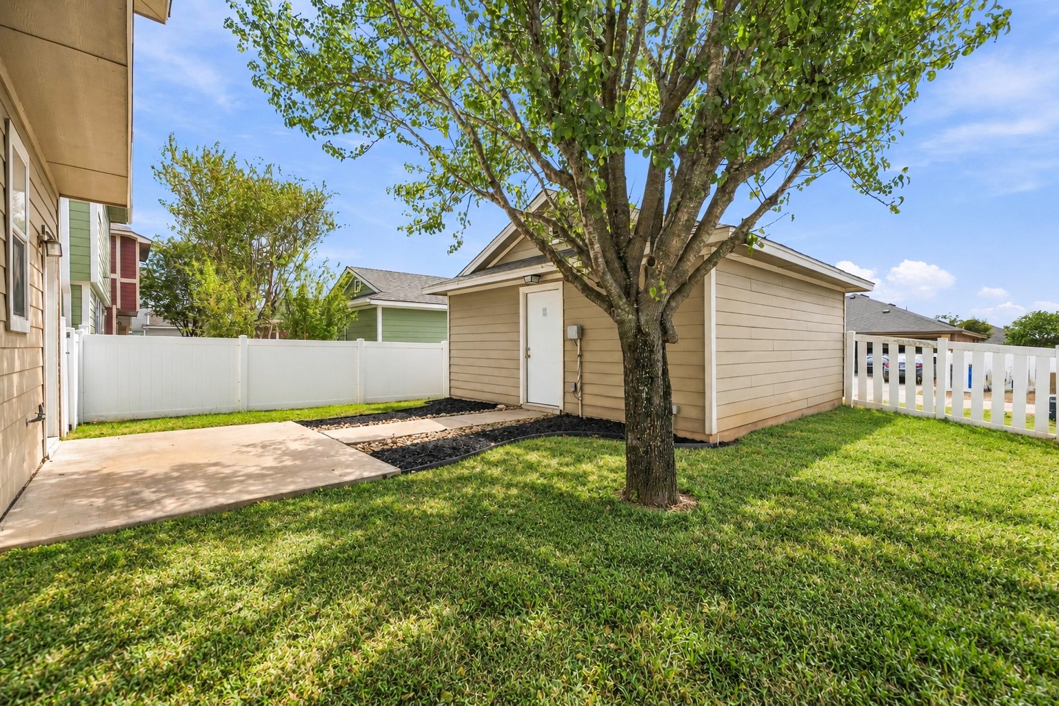 main property photo 13