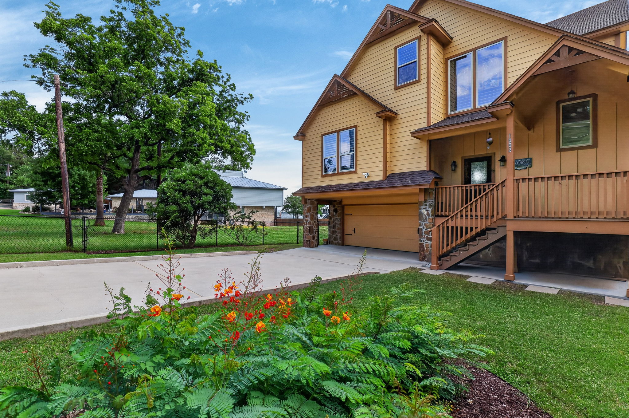 main property photo 34