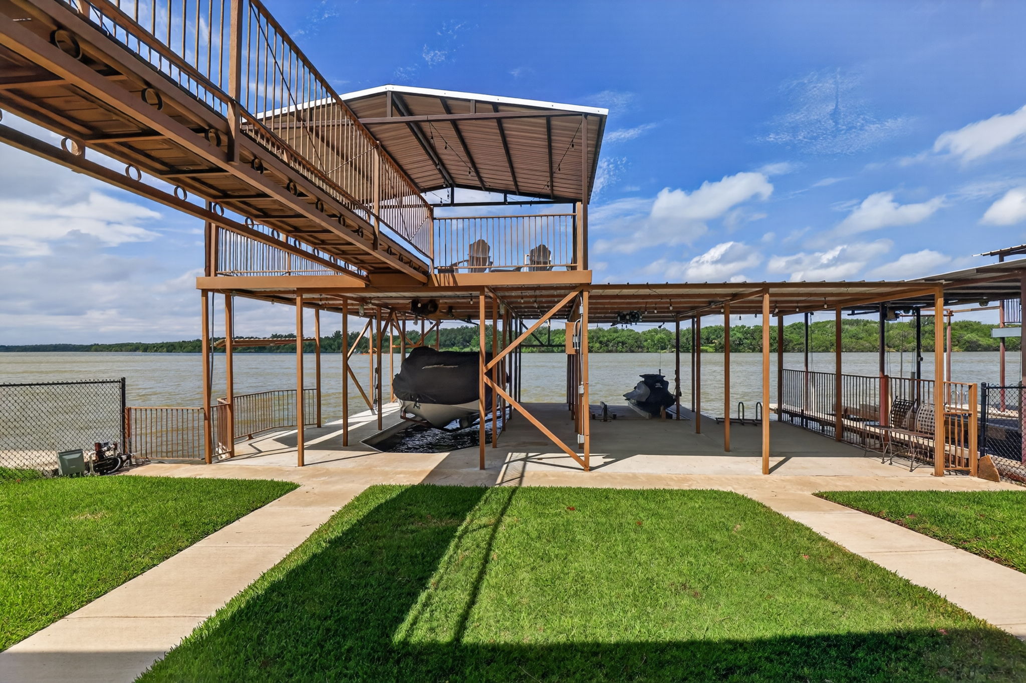 main property photo 35
