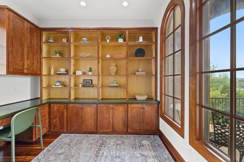 main property photo 12