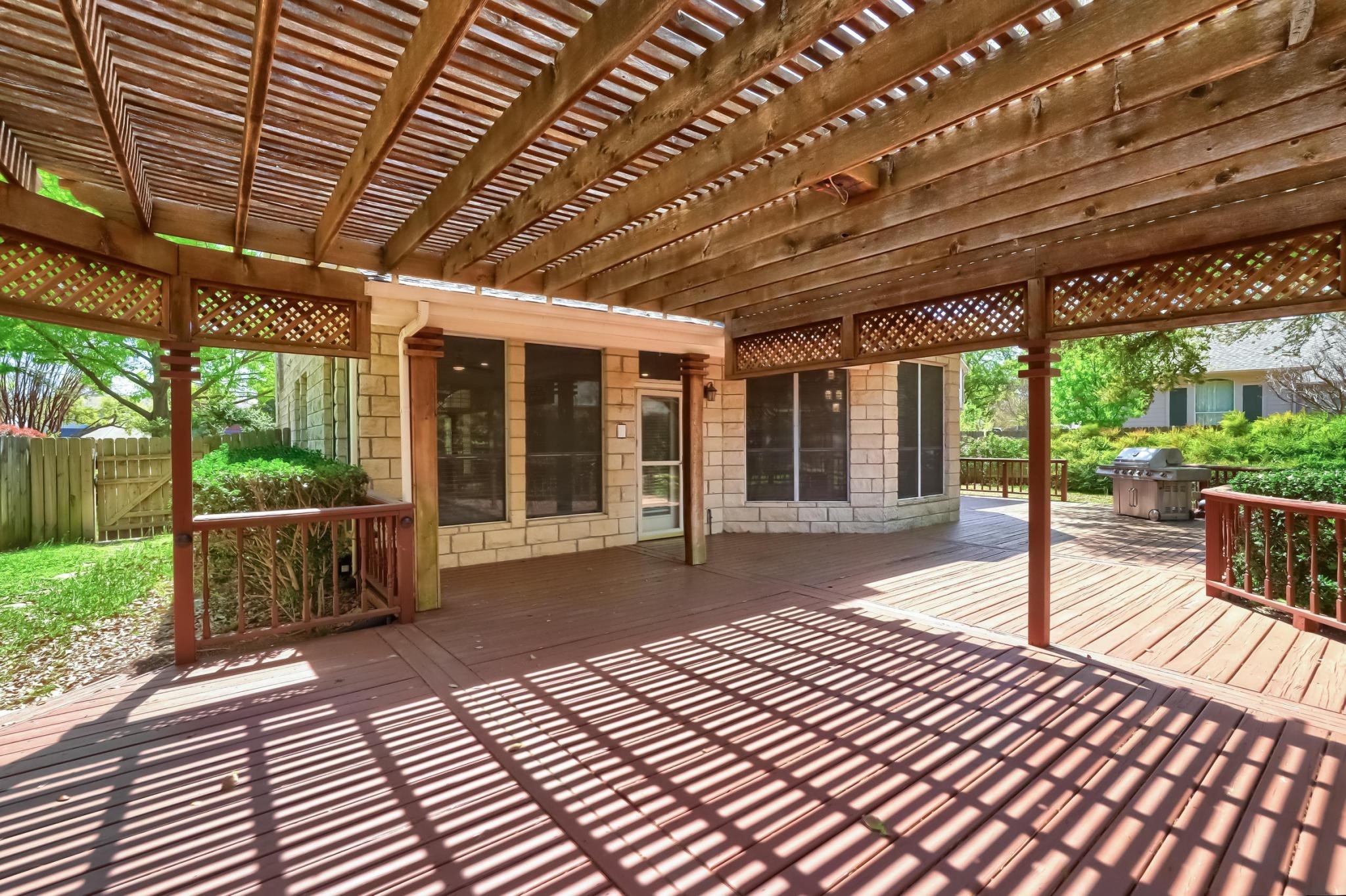 main property photo 34
