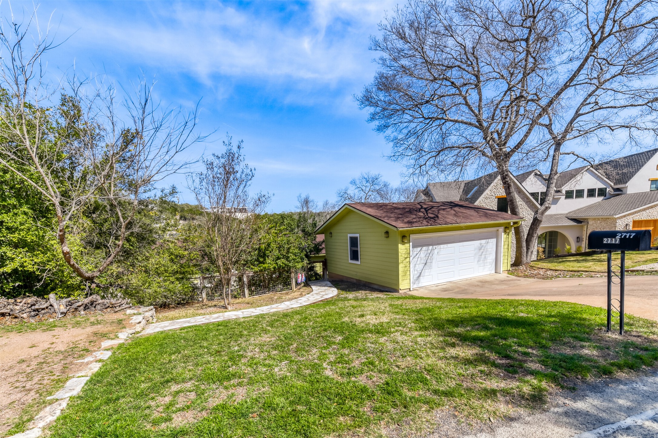 main property photo 12