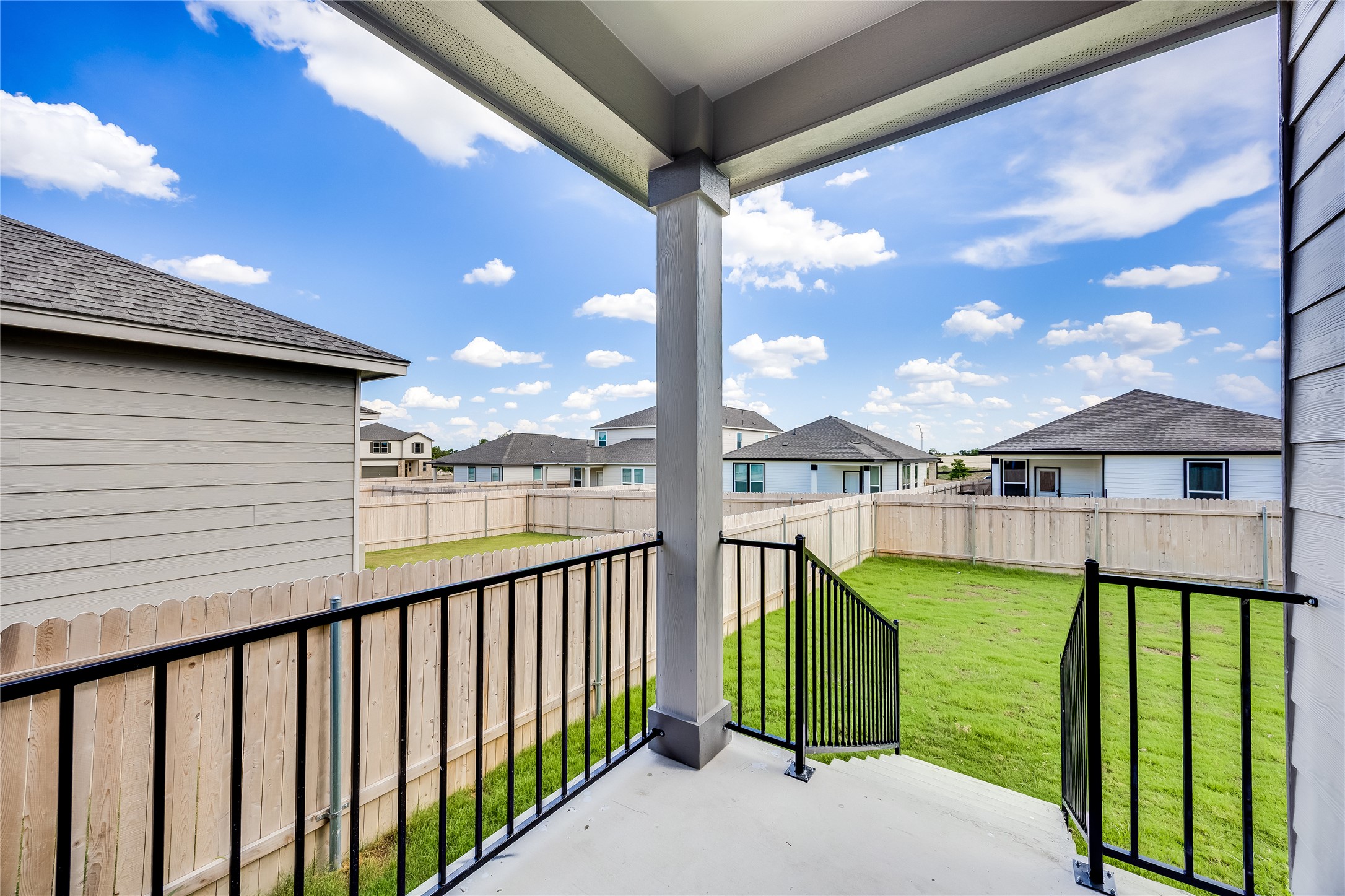 main property photo 28