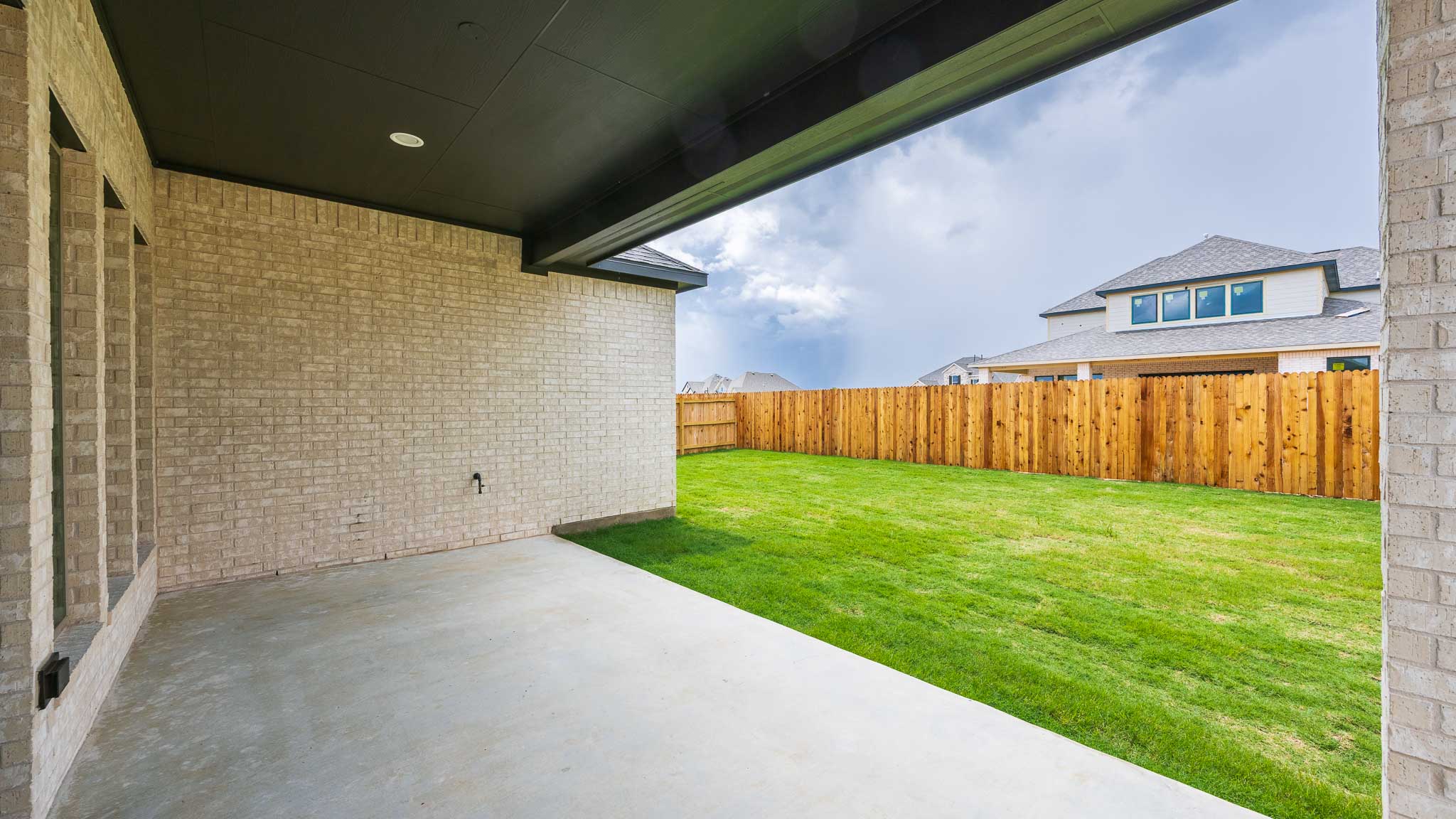 main property photo 11