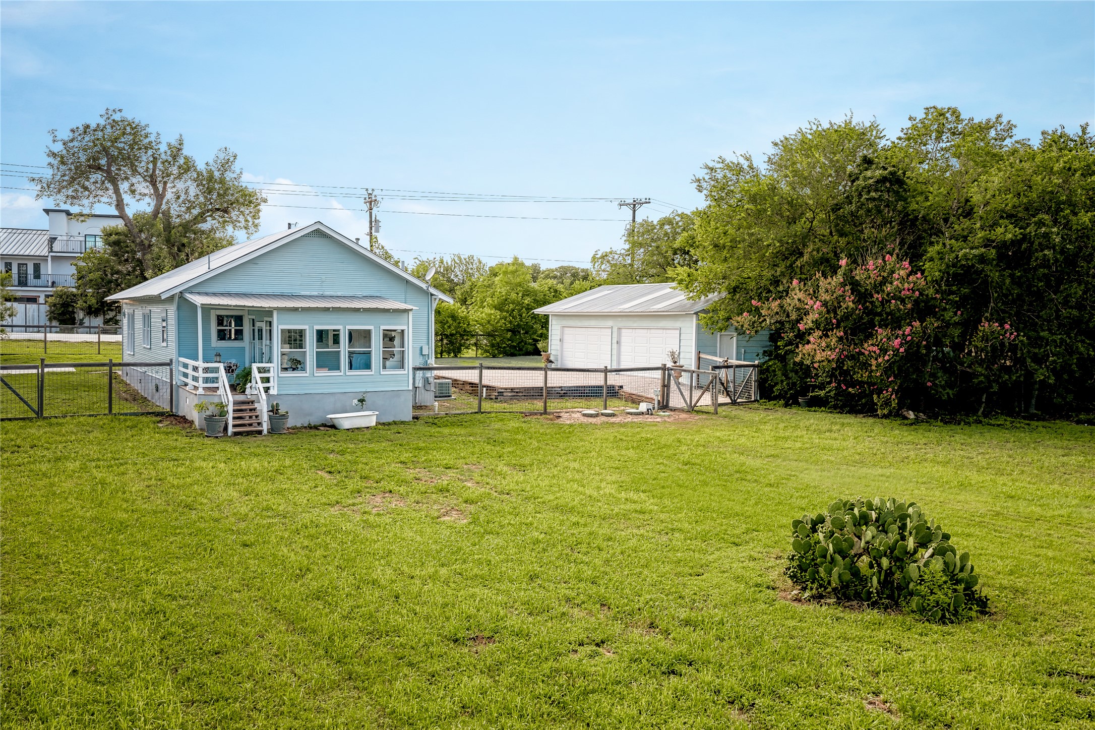 main property photo 35