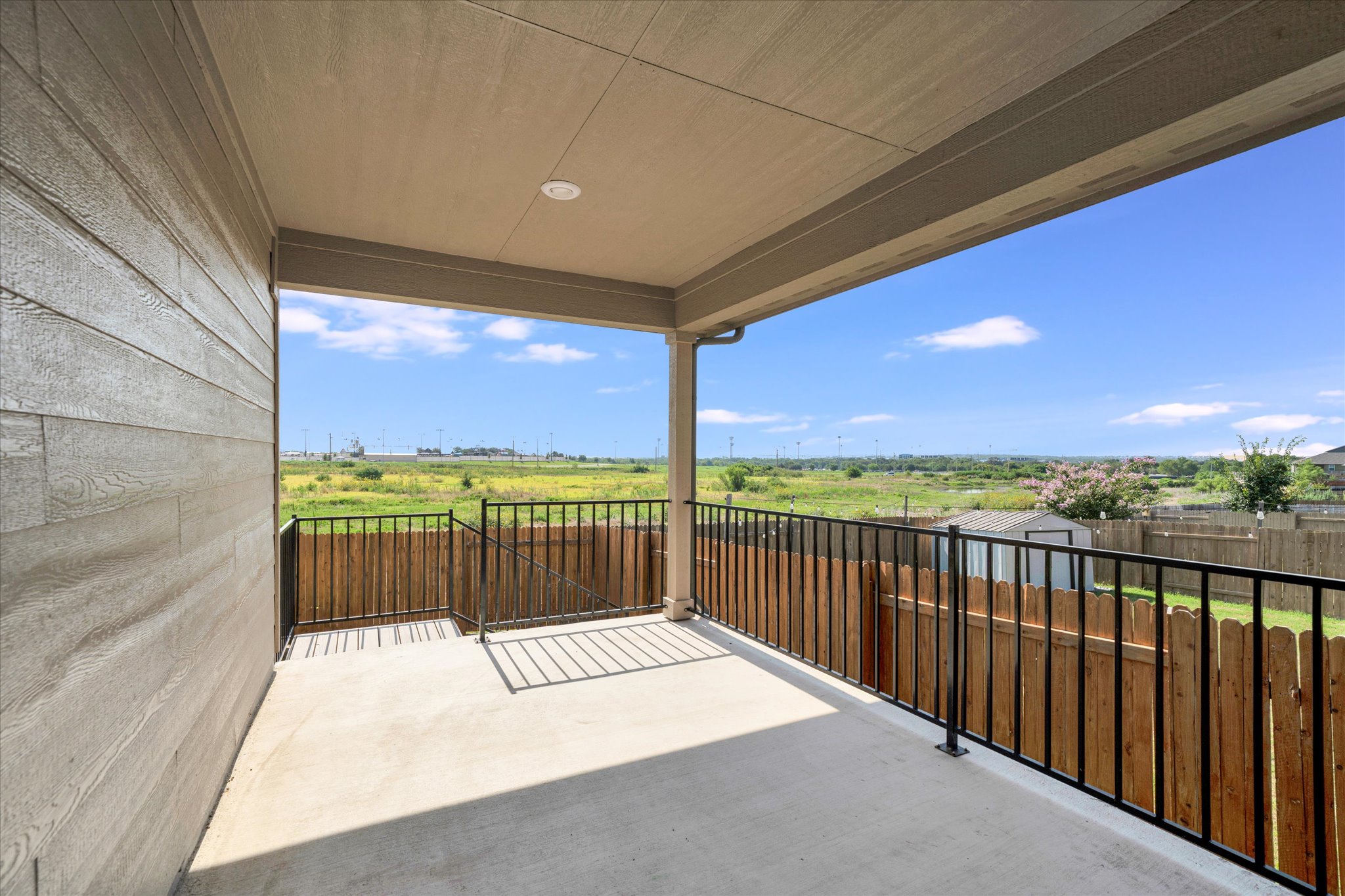 main property photo 25