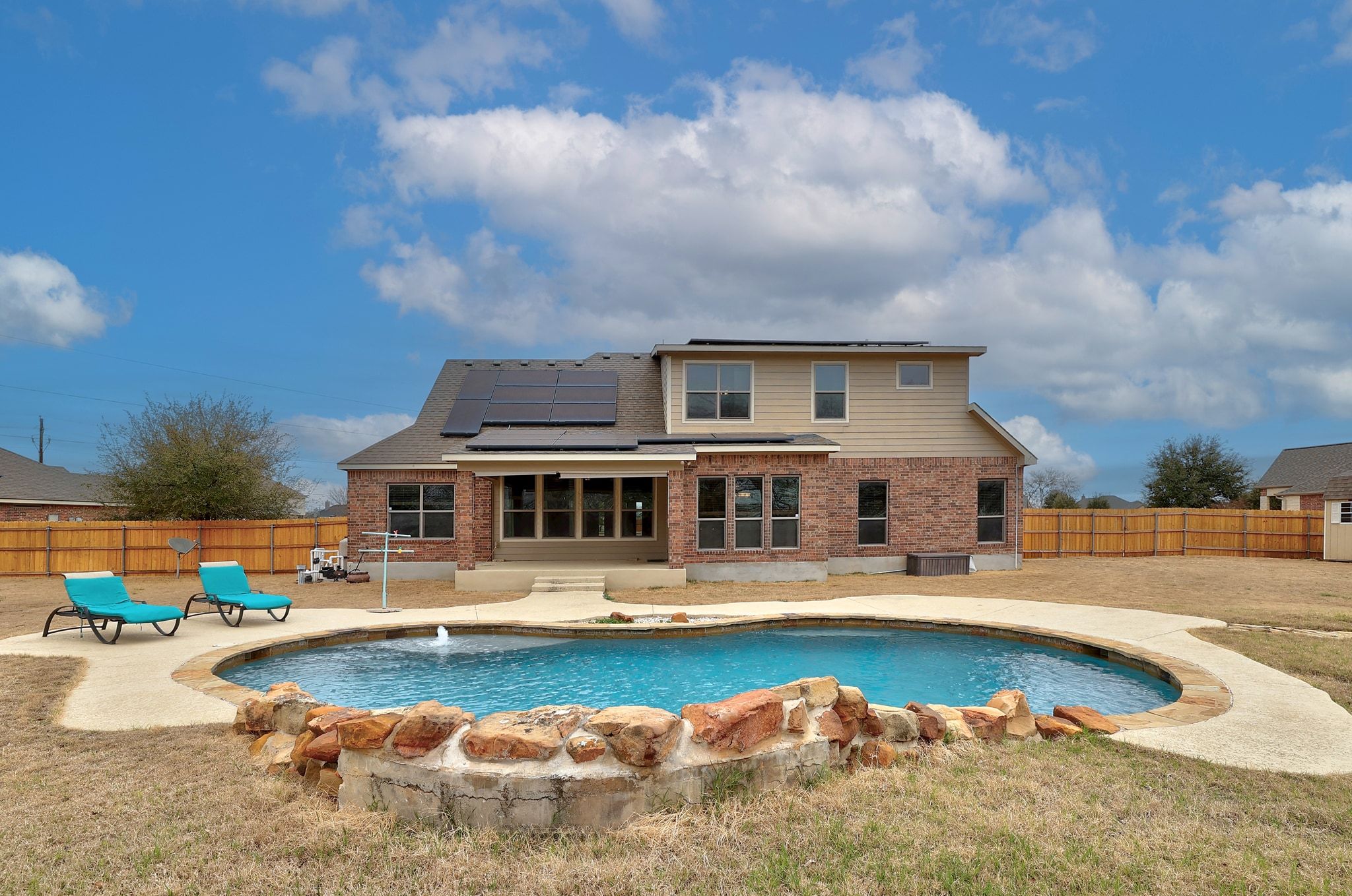 main property photo 30