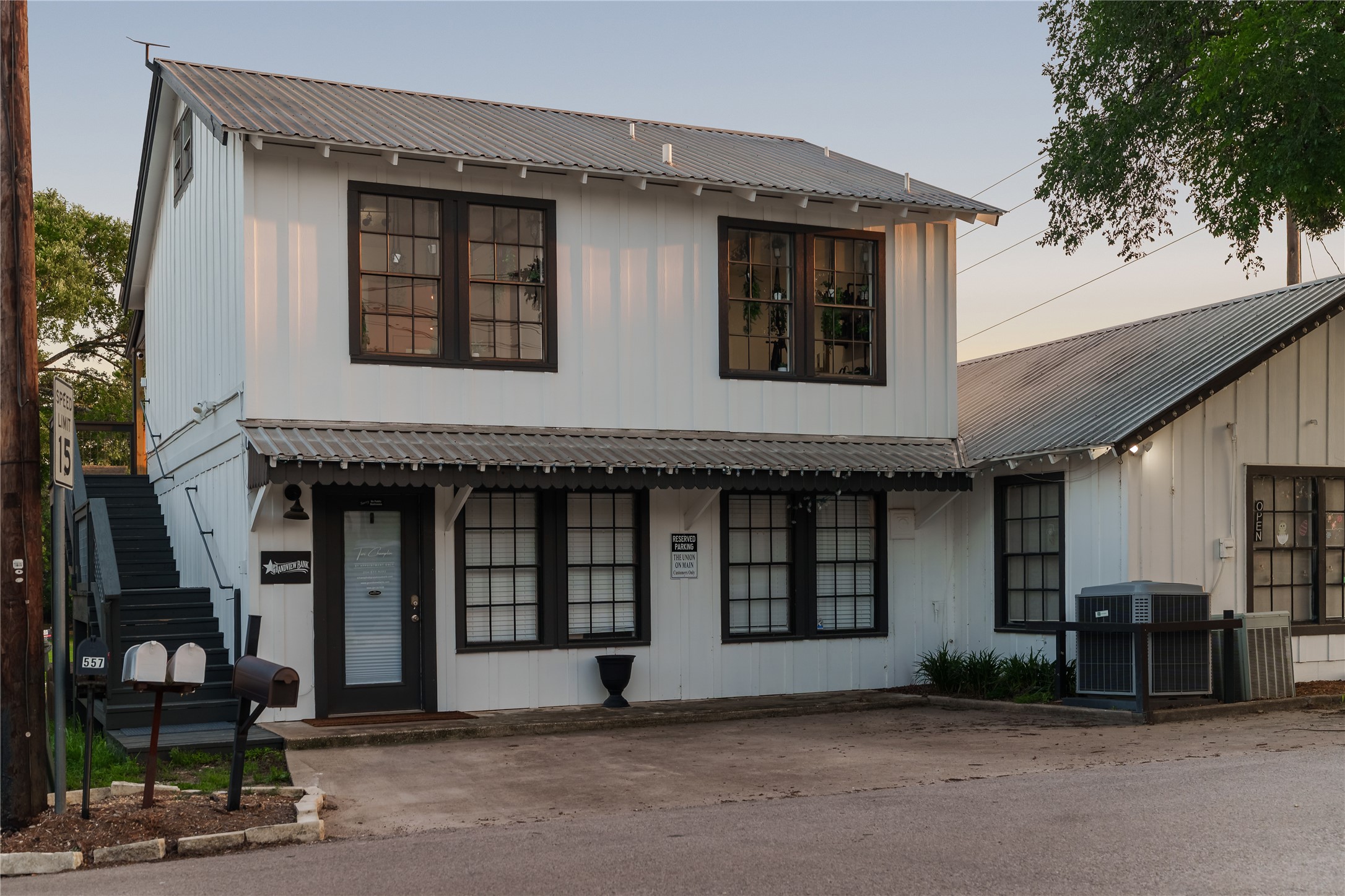 main property photo 26