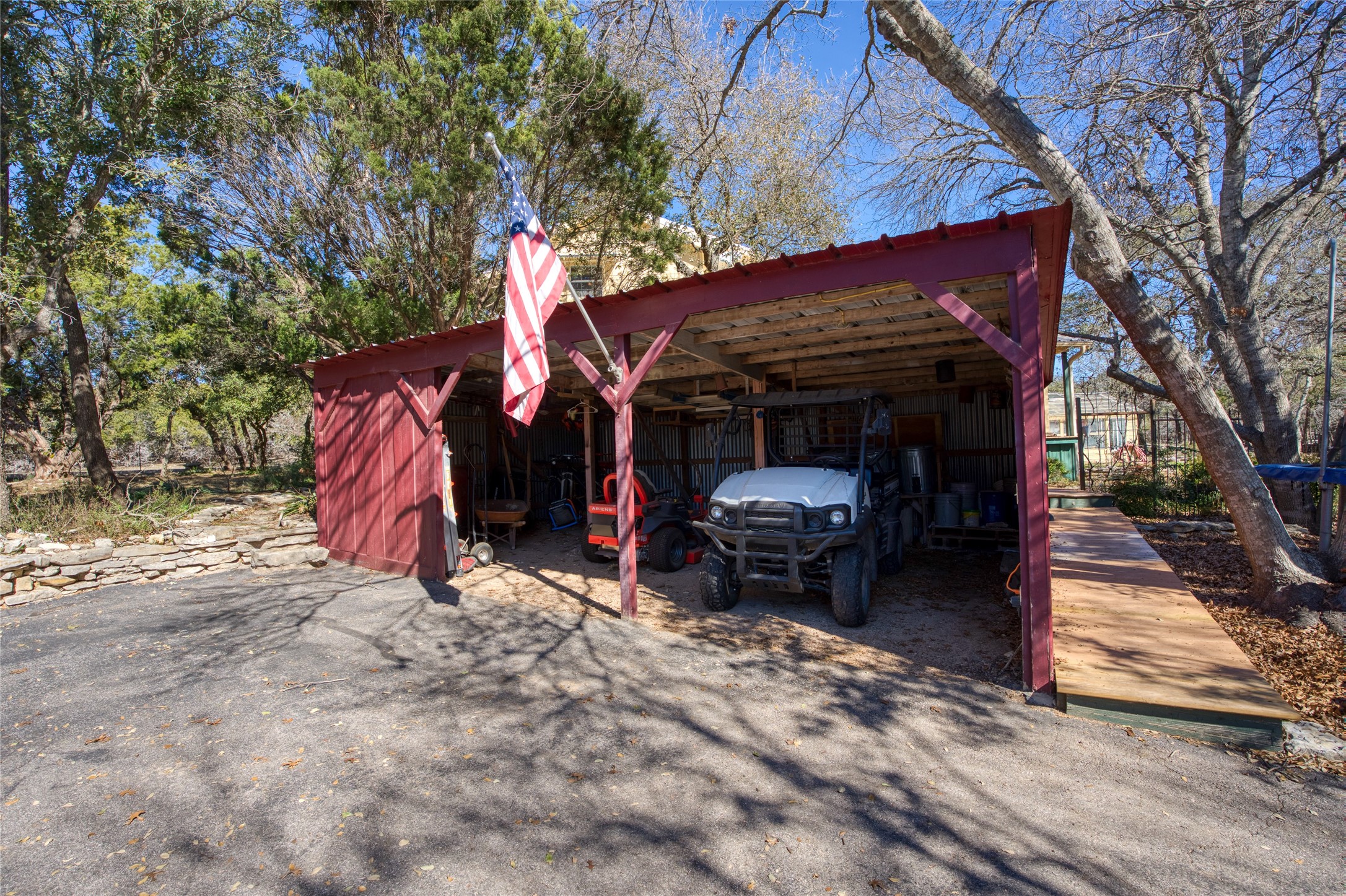 main property photo 27