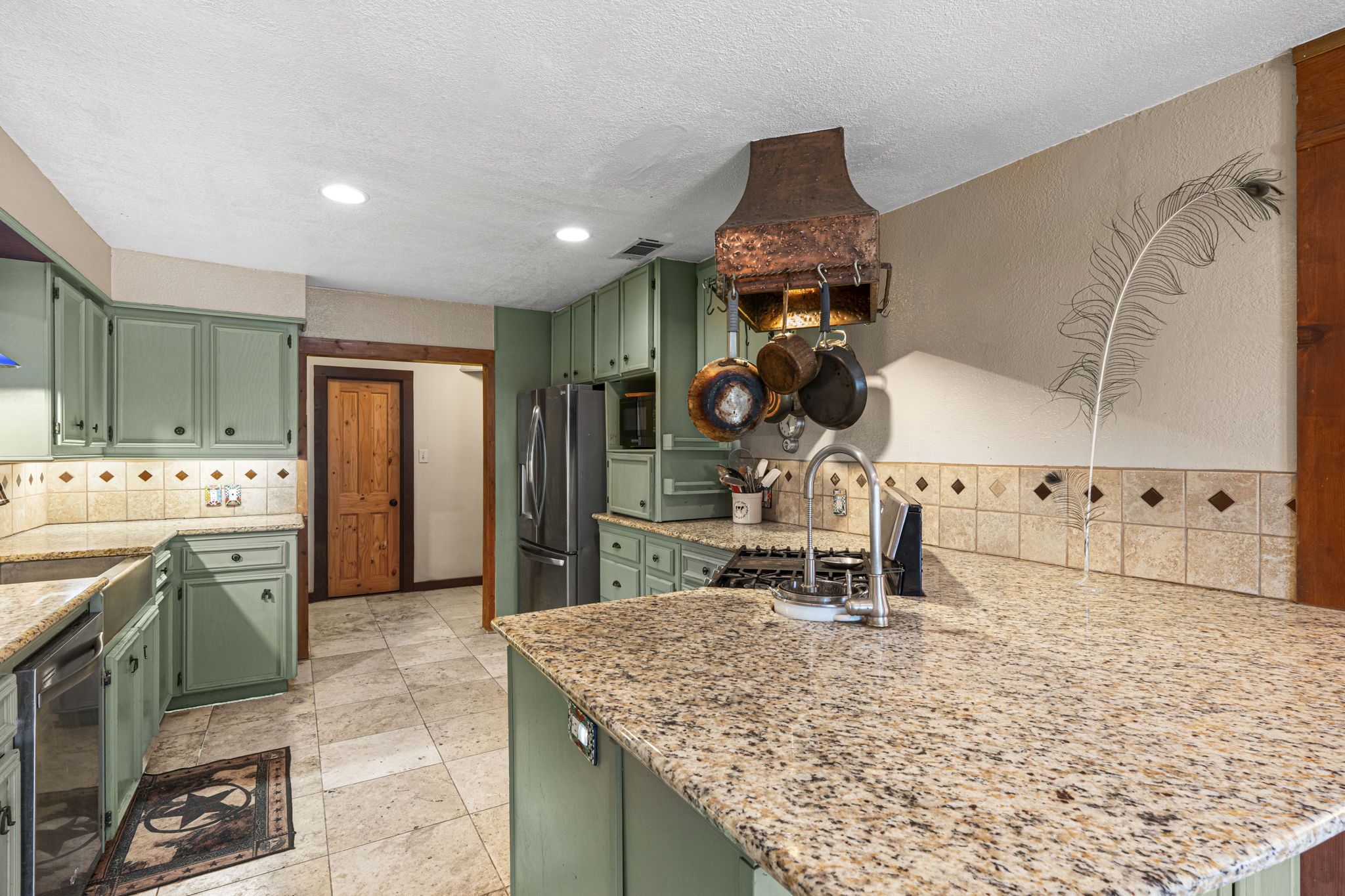 main property photo 11