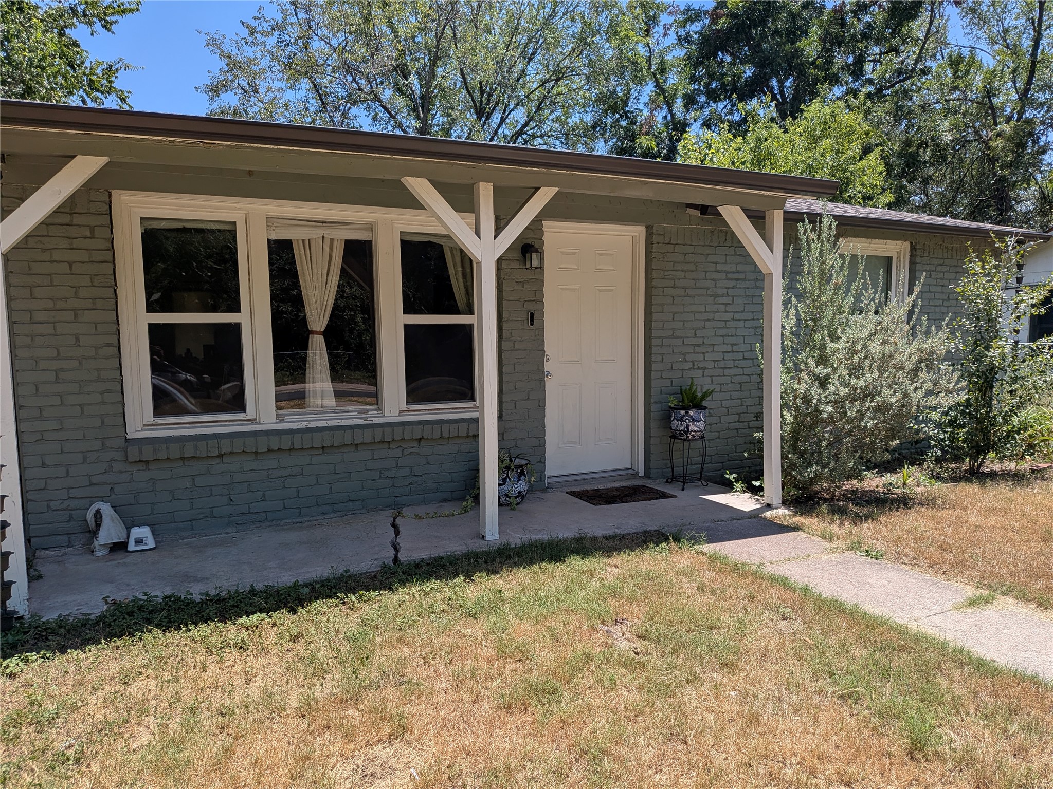 main property photo 32