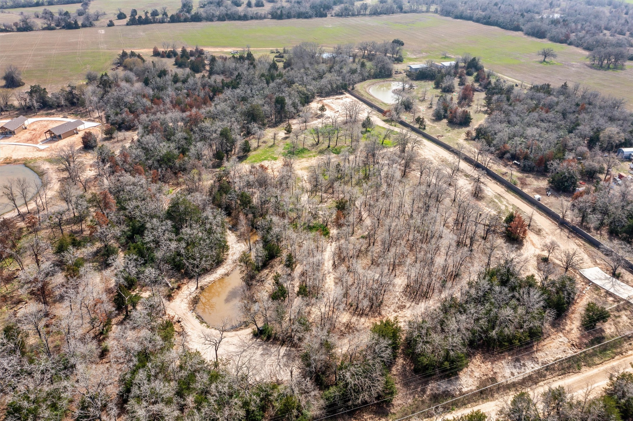main property photo 28