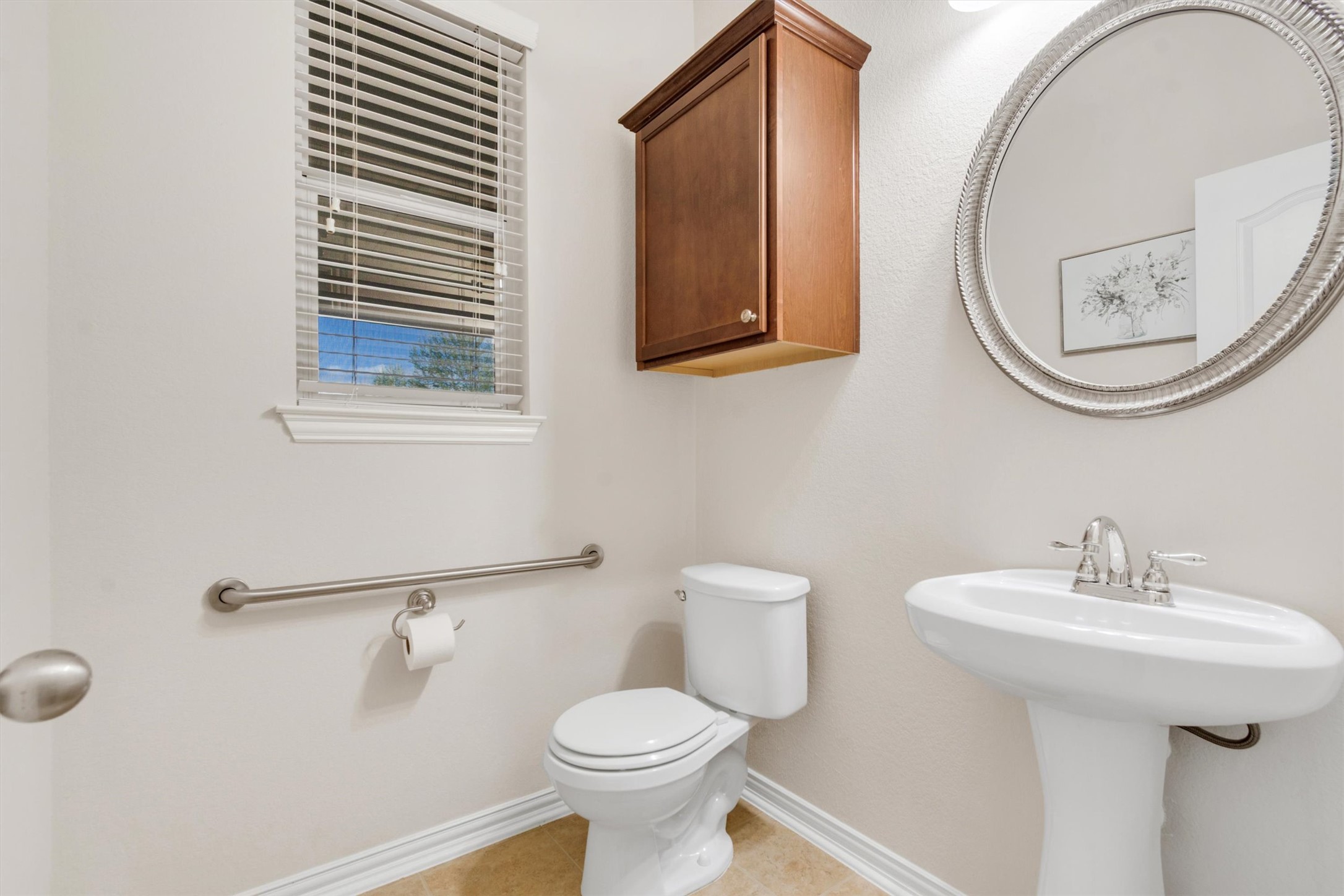 main property photo 30