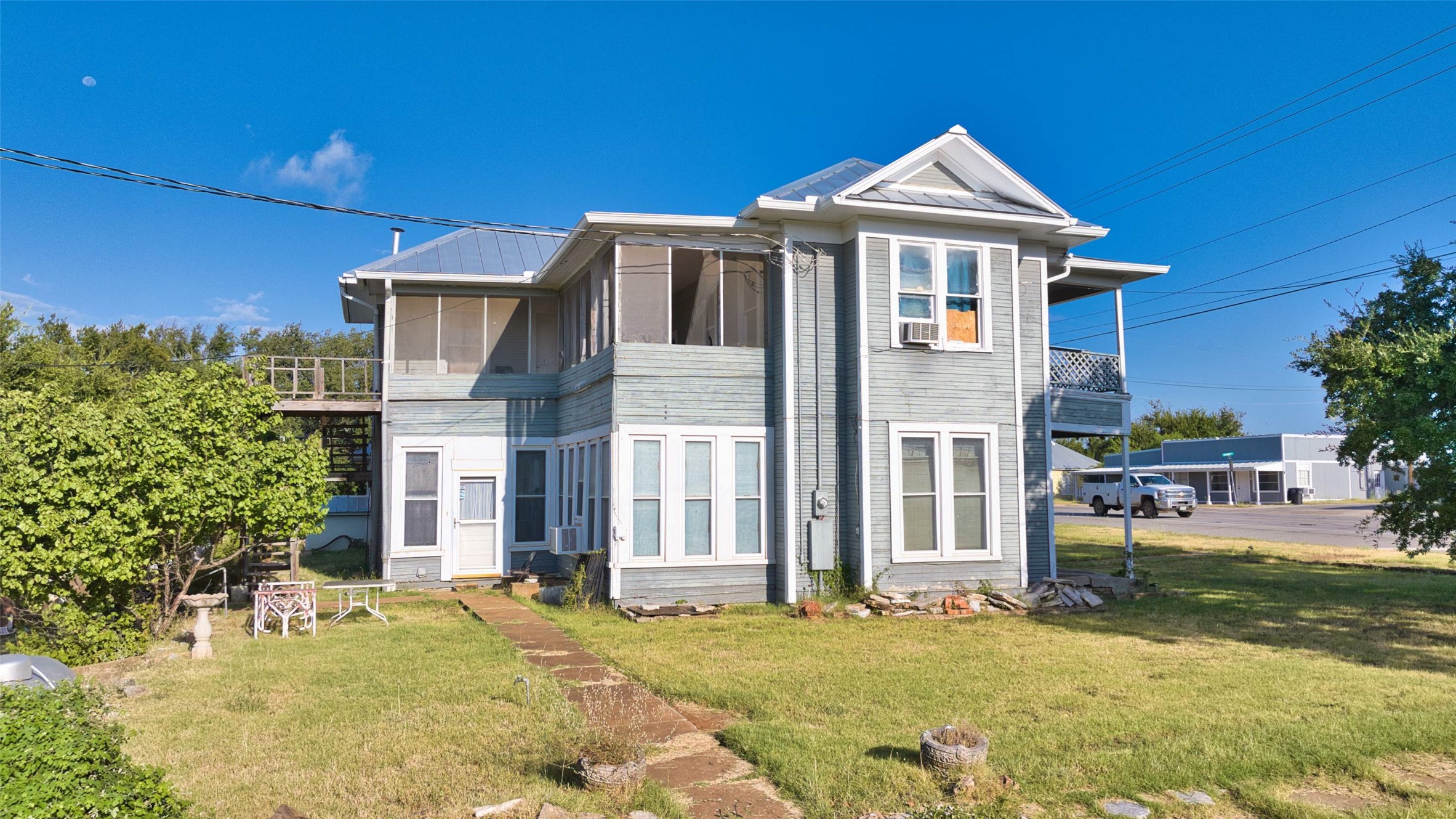 main property photo 3