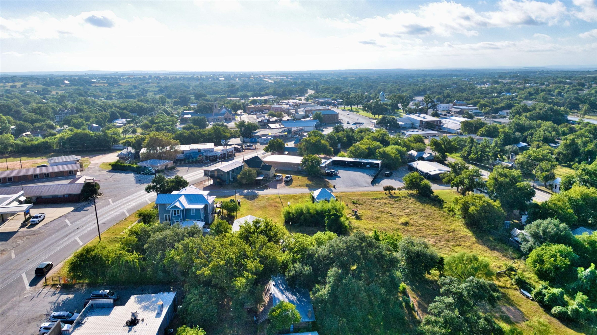 main property photo 30