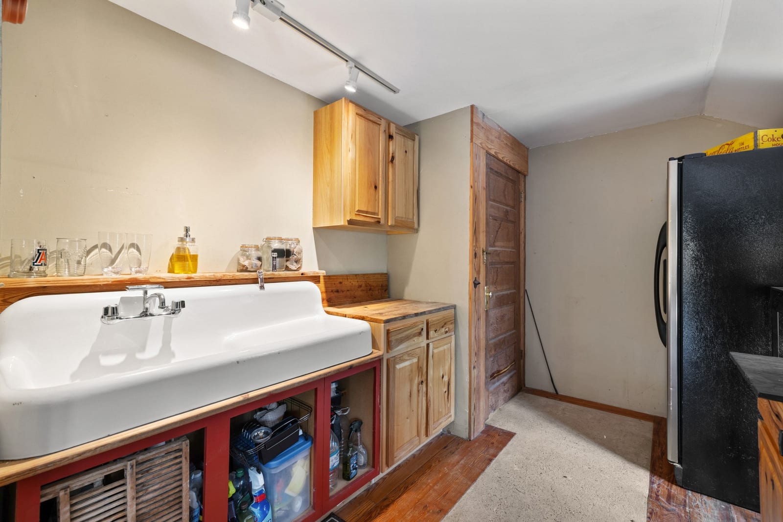 main property photo 14