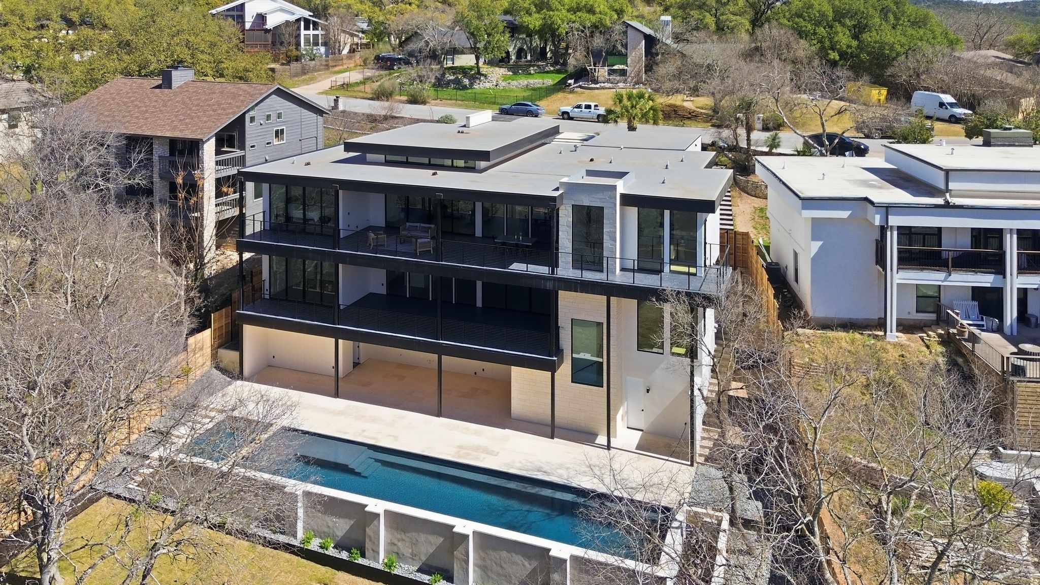 main property photo 36
