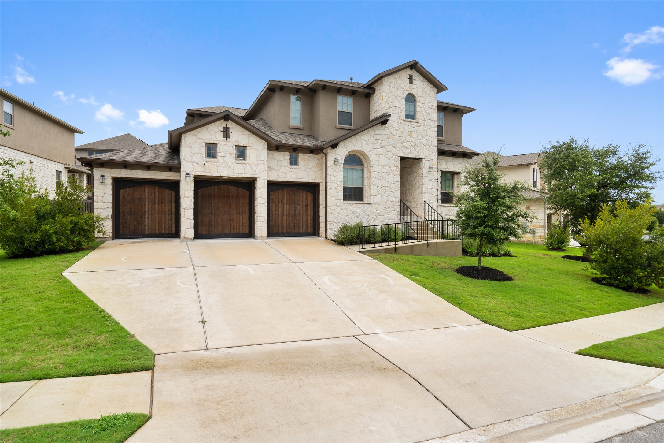 main property photo 35