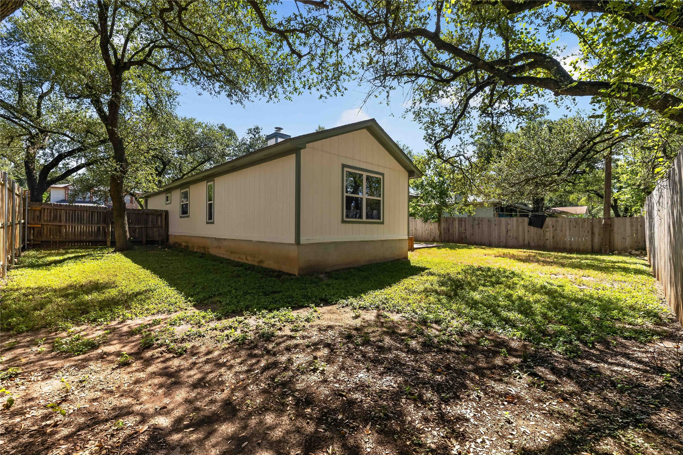 main property photo 22